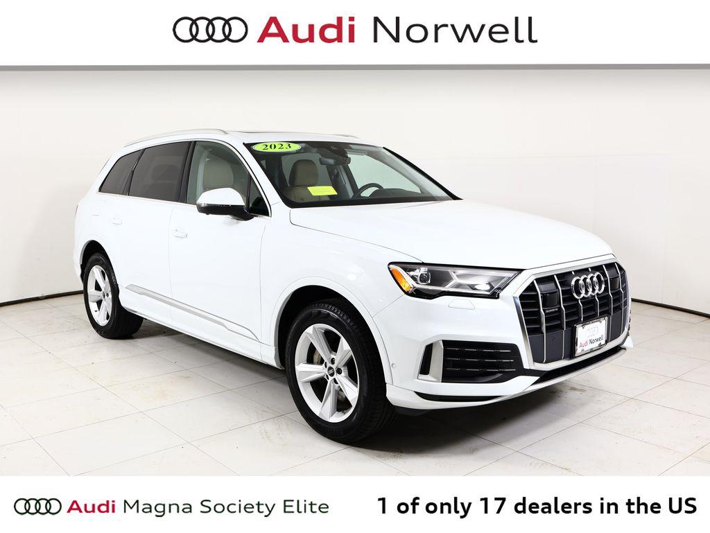 2023 Audi Q7 45 Premium quattro Tiptronic's photo
