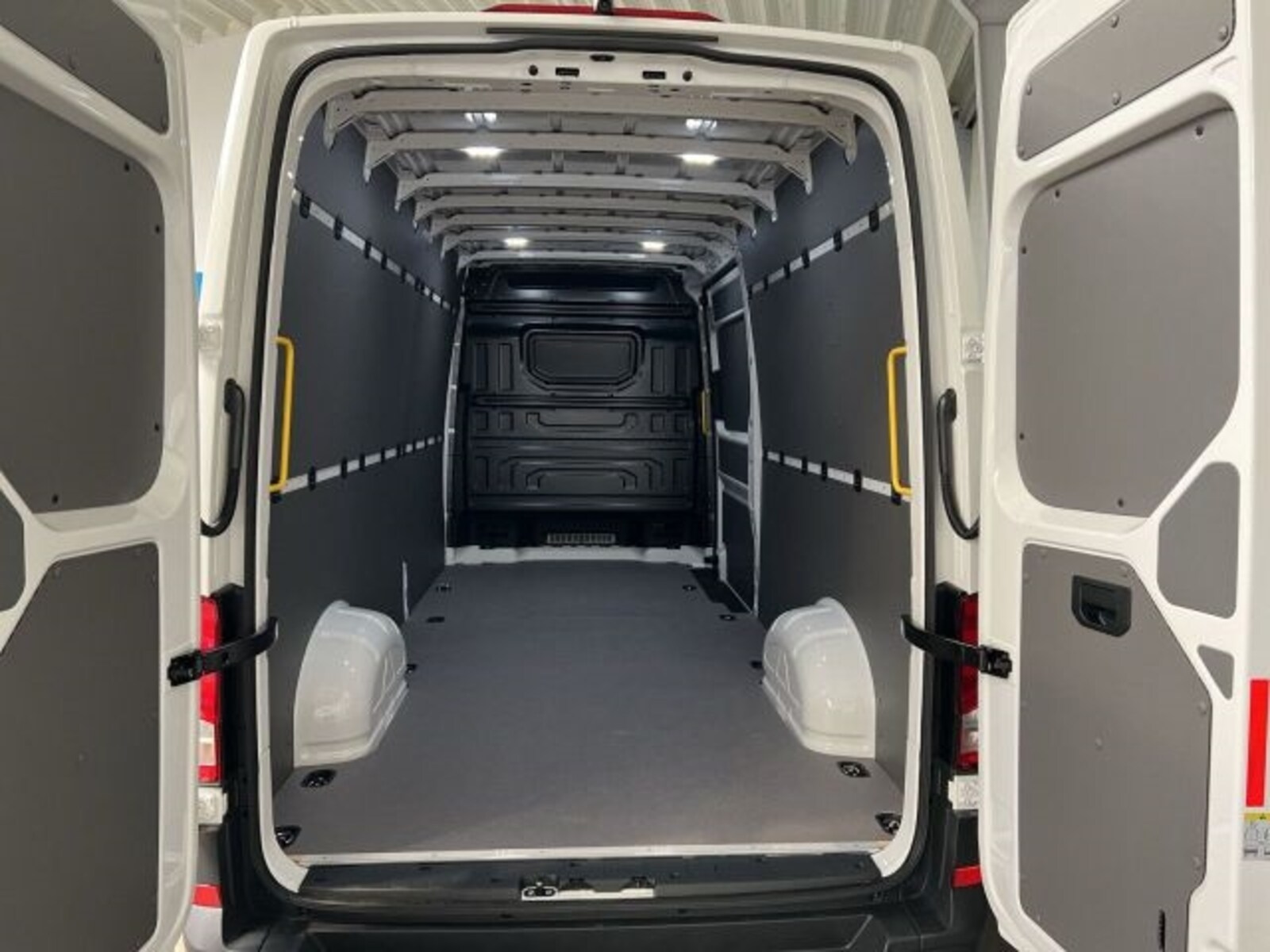 Volkswagen Crafter Kasten langer Radstand – Bild 10