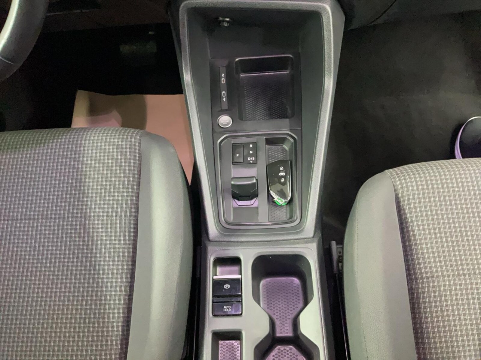 Volkswagen Caddy Maxi Cargo – Bild 13