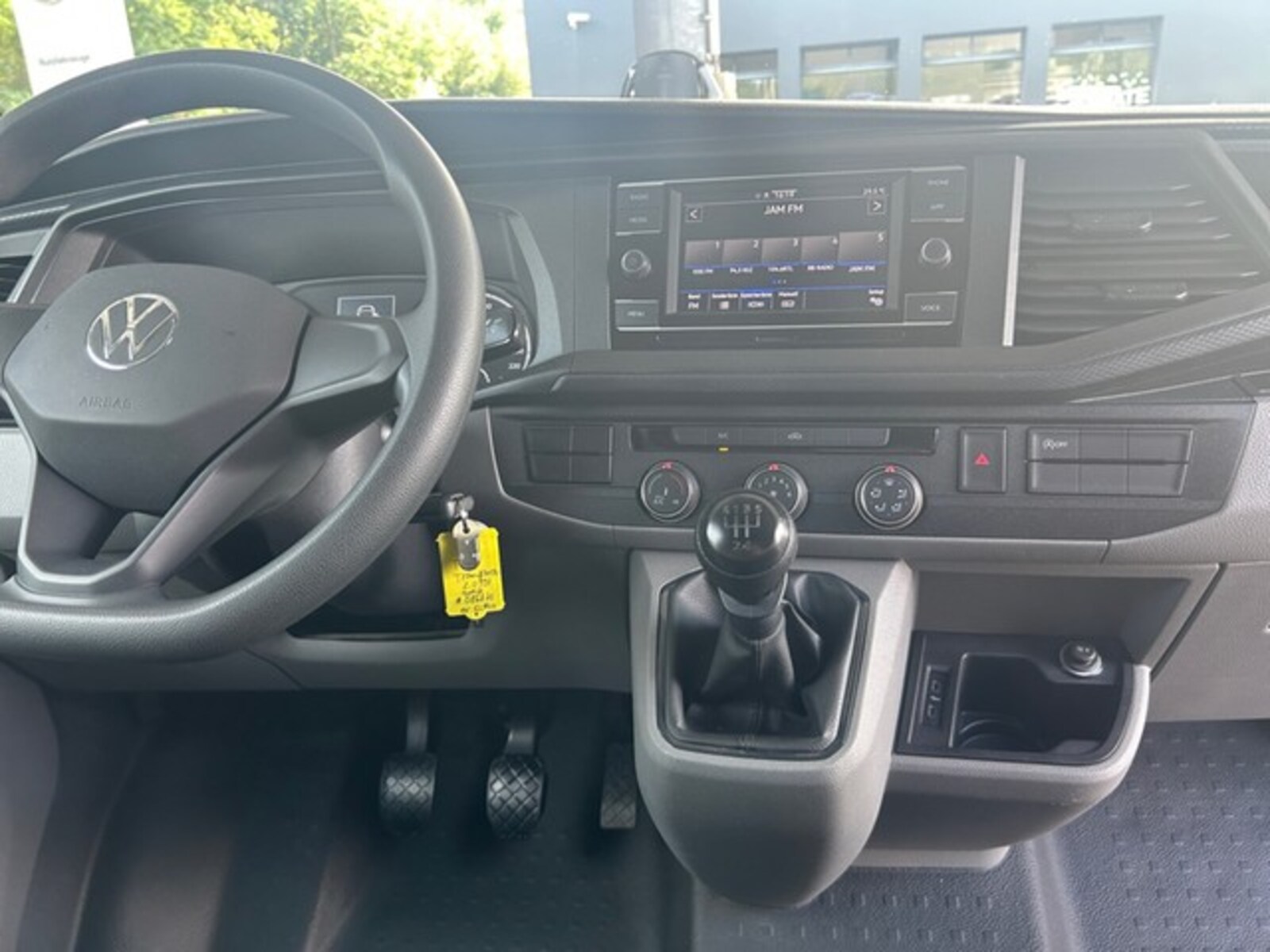 Volkswagen T6.1 Transporter Kasten langer Radstand – Bild 15