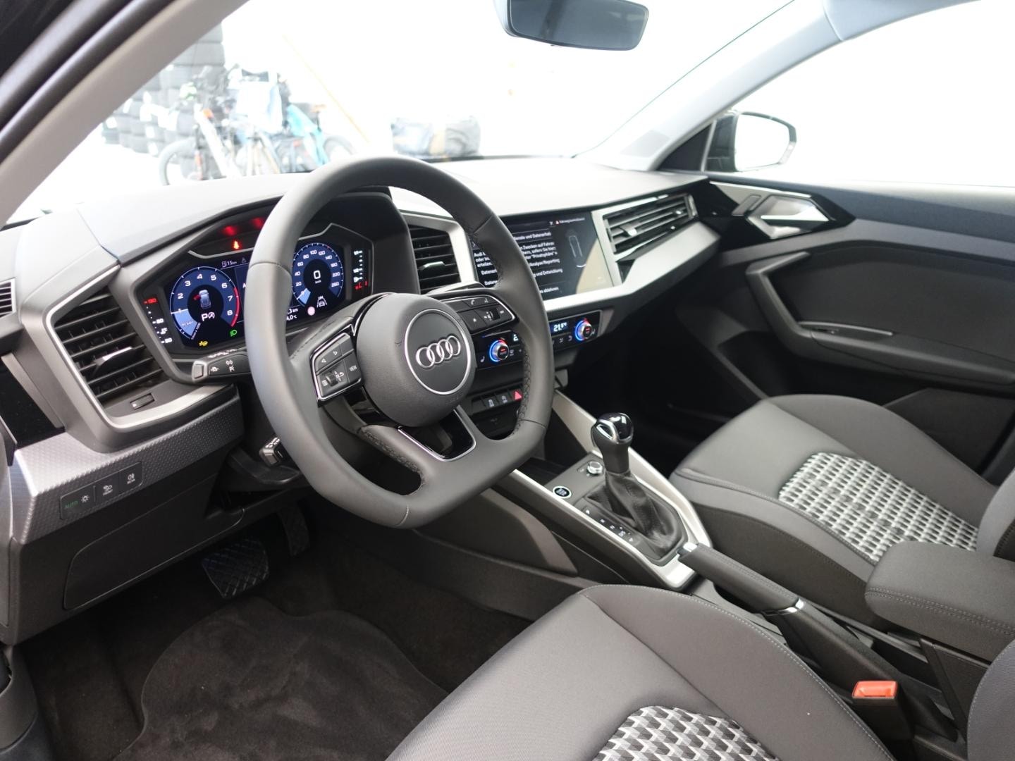 Bild über Audi A1 Sportback advanced 30 TFSI S tronic - für weitere Informationen kontaktieren Sie den Audi Partner