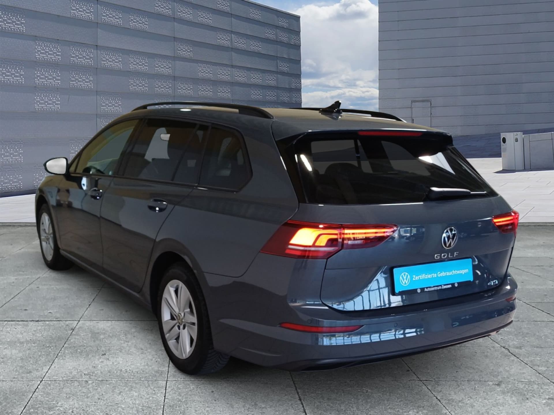 Volkswagen Golf Variant Life