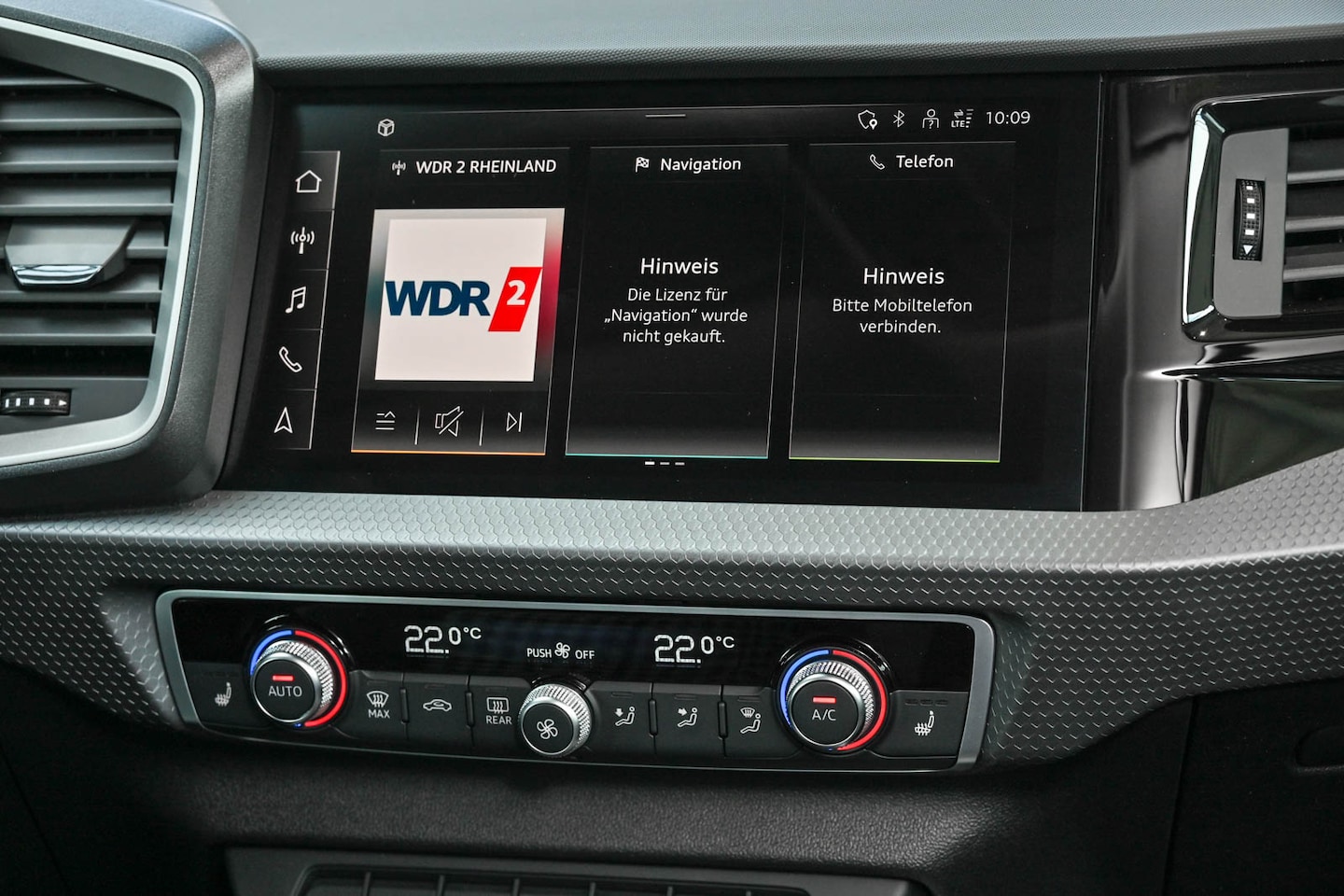 Bild über Audi A1 Sportback S line 30 TFSI S tronic - für weitere Informationen kontaktieren Sie den Audi Partner