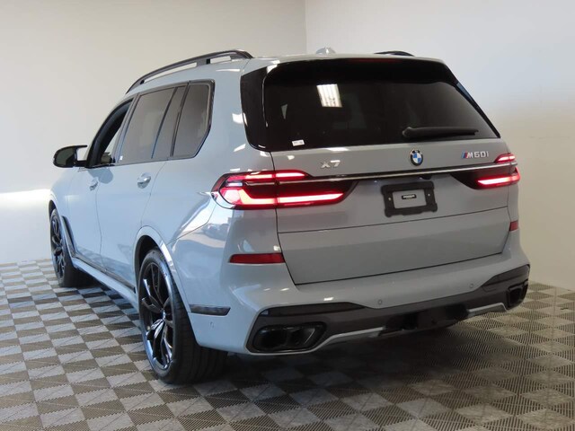 2023 BMW X7
