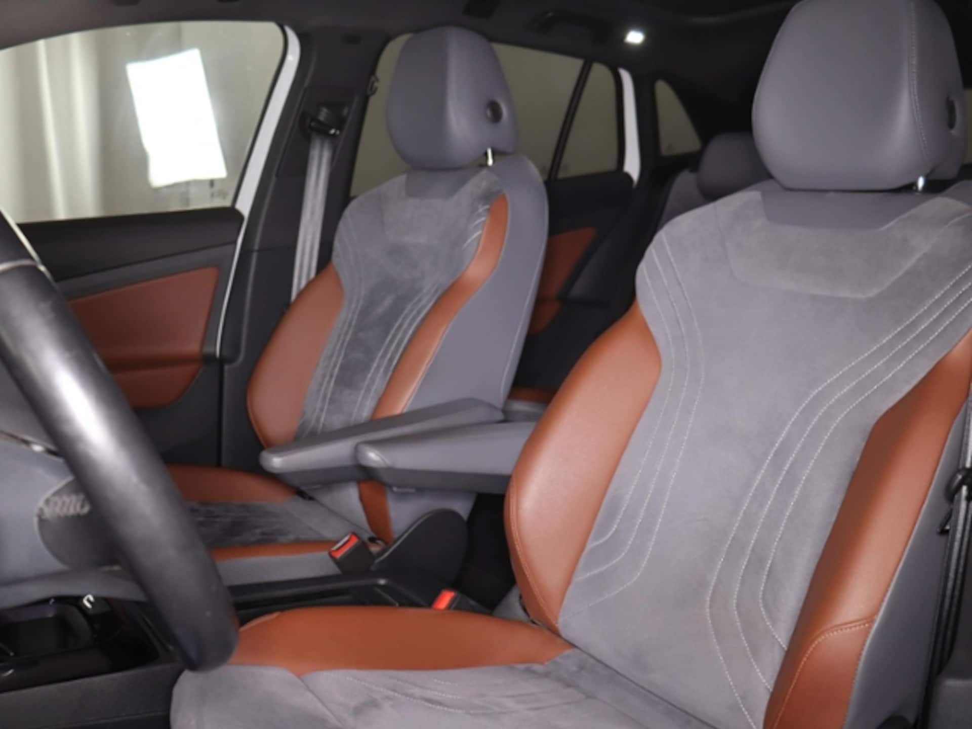 Volkswagen ID.4 1st Max