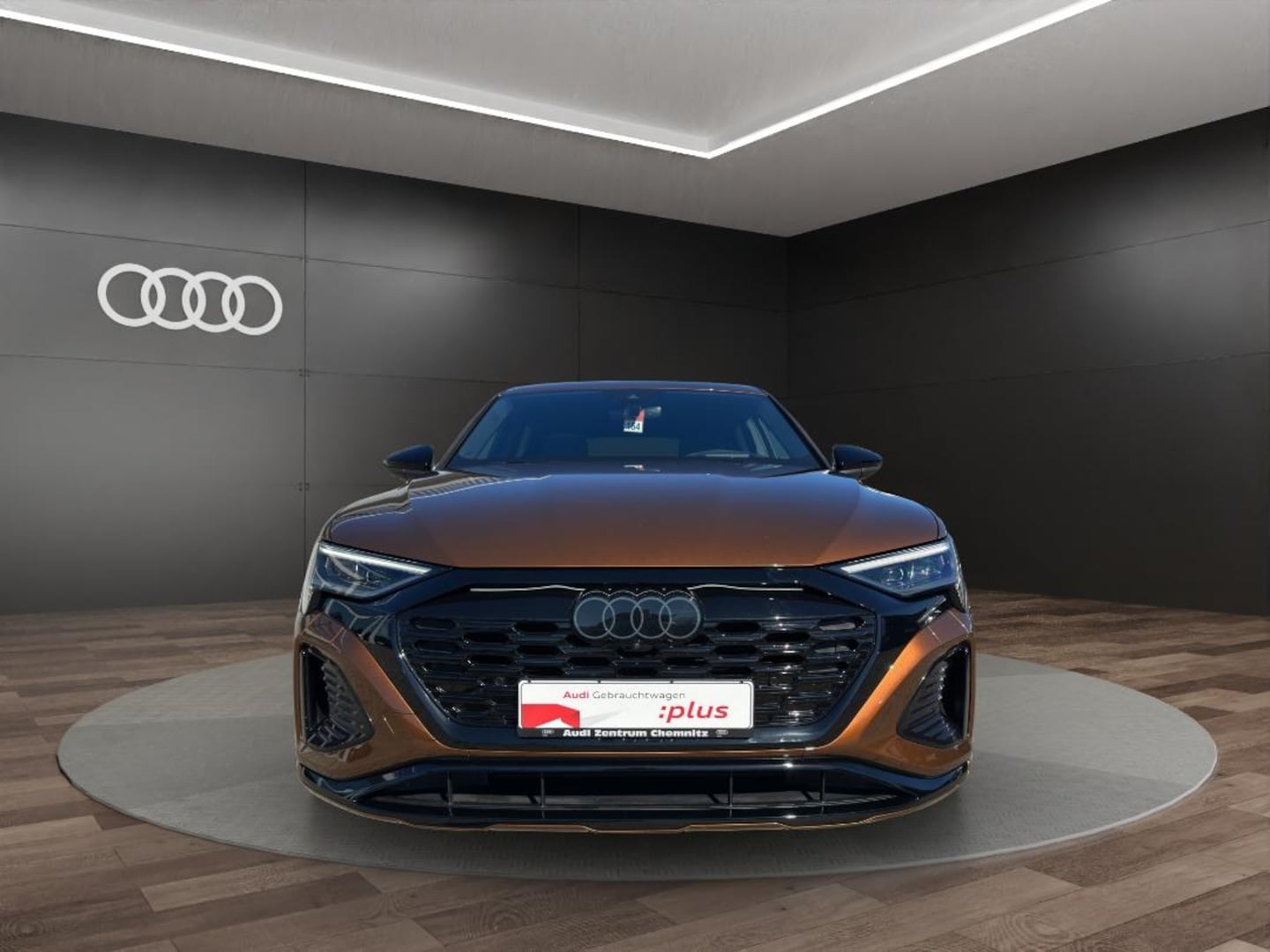 Bild über Audi Q8 Sportback e-tron S line 55 e-tron quattro - für weitere Informationen kontaktieren Sie den Audi Partner
