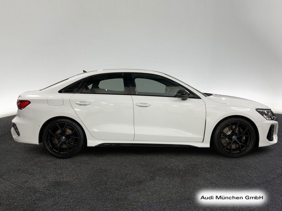 Image about Audi RS 3 Limousine TFSI quattro S tronic