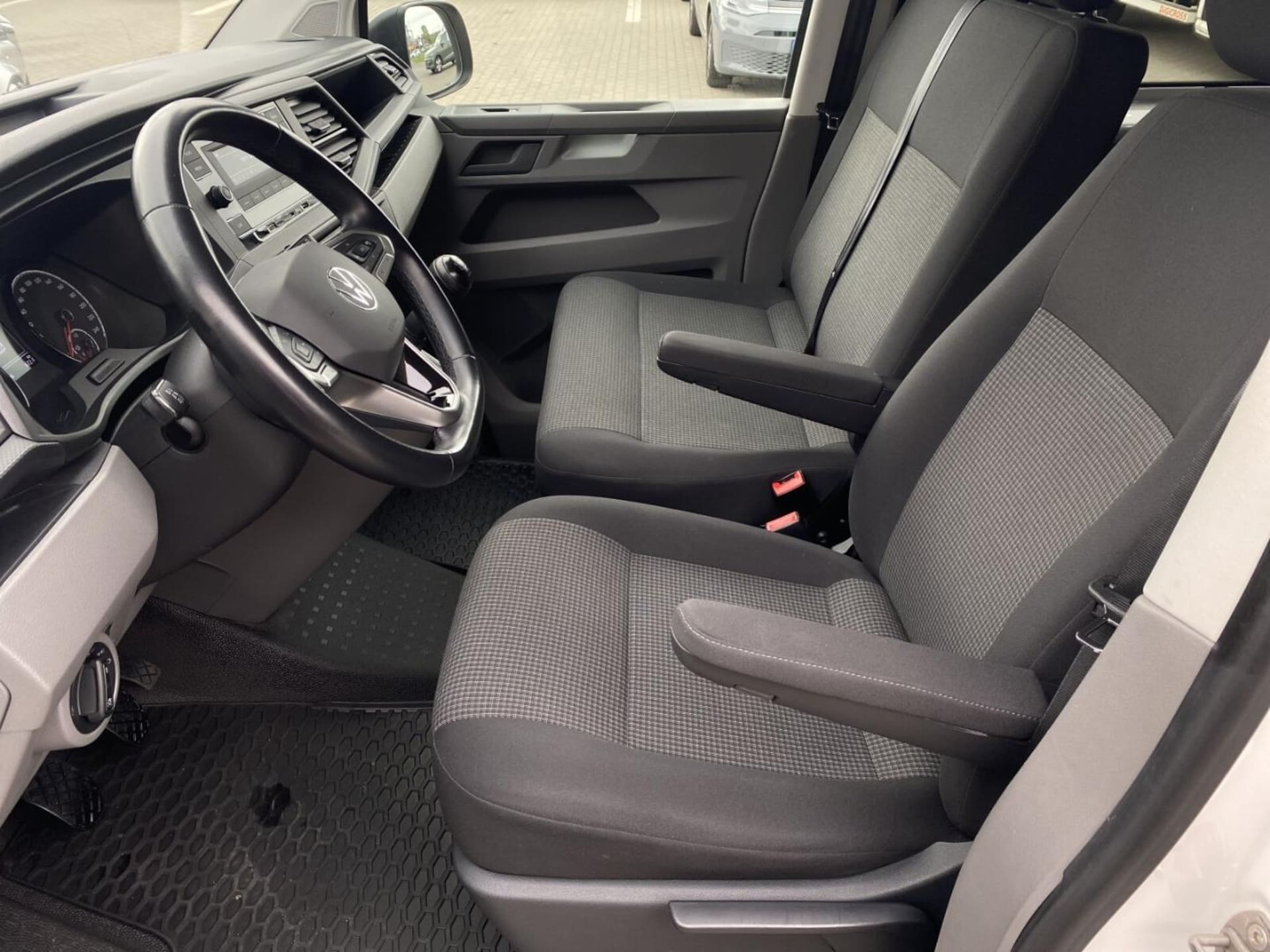 Volkswagen Transporter 6.1 Kombi krótki rozstaw osi