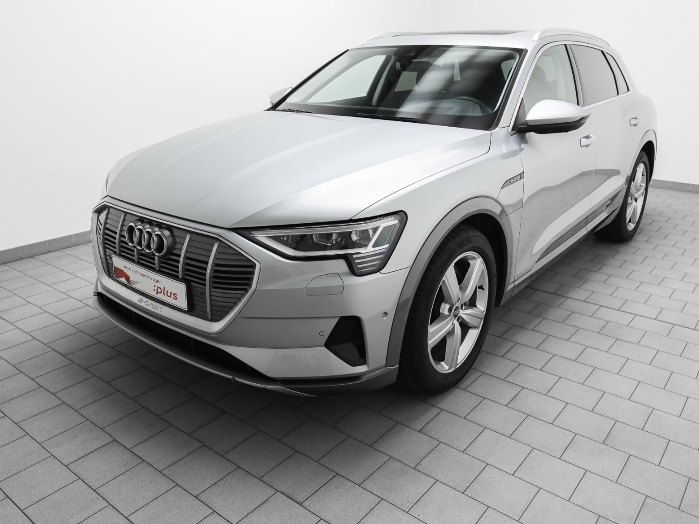 Image about Audi e-tron advanced 55 quattro 300 kW