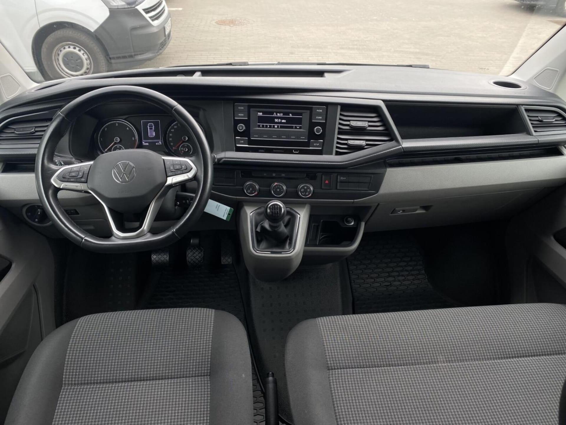 Volkswagen Transporter 6.1 Kombi krótki rozstaw osi