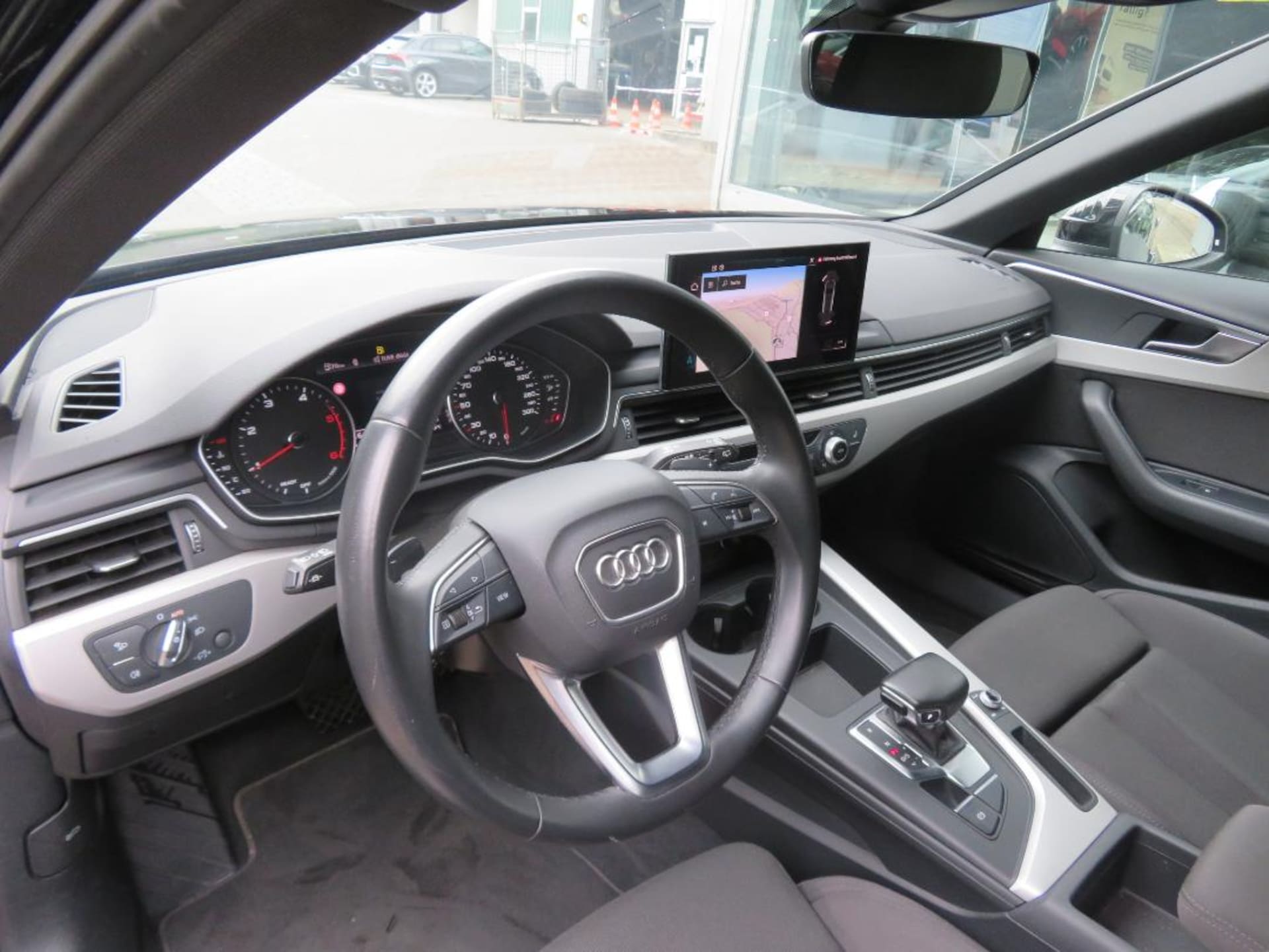 Audi A4 Avant S line
