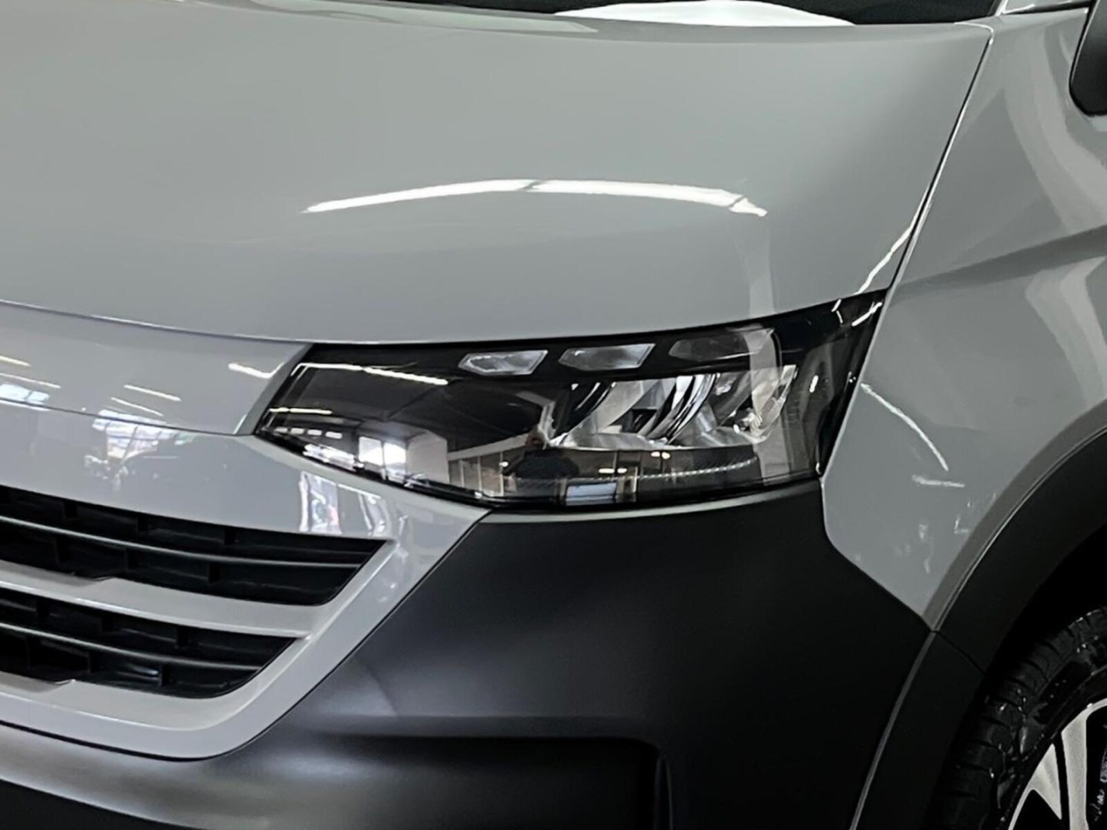 Volkswagen Transporter Kombi kurzer Radstand – Bild 9