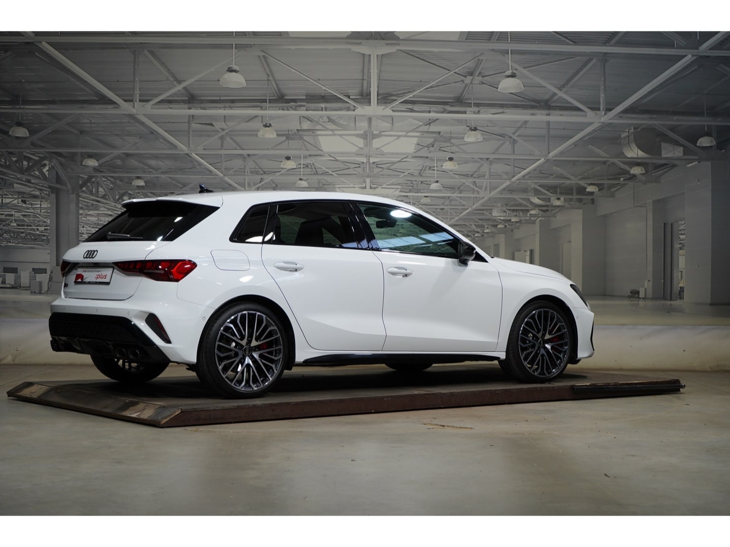 Bild über Audi S3 Sportback TFSI quattro S tronic - für weitere Informationen kontaktieren Sie den Audi Partner