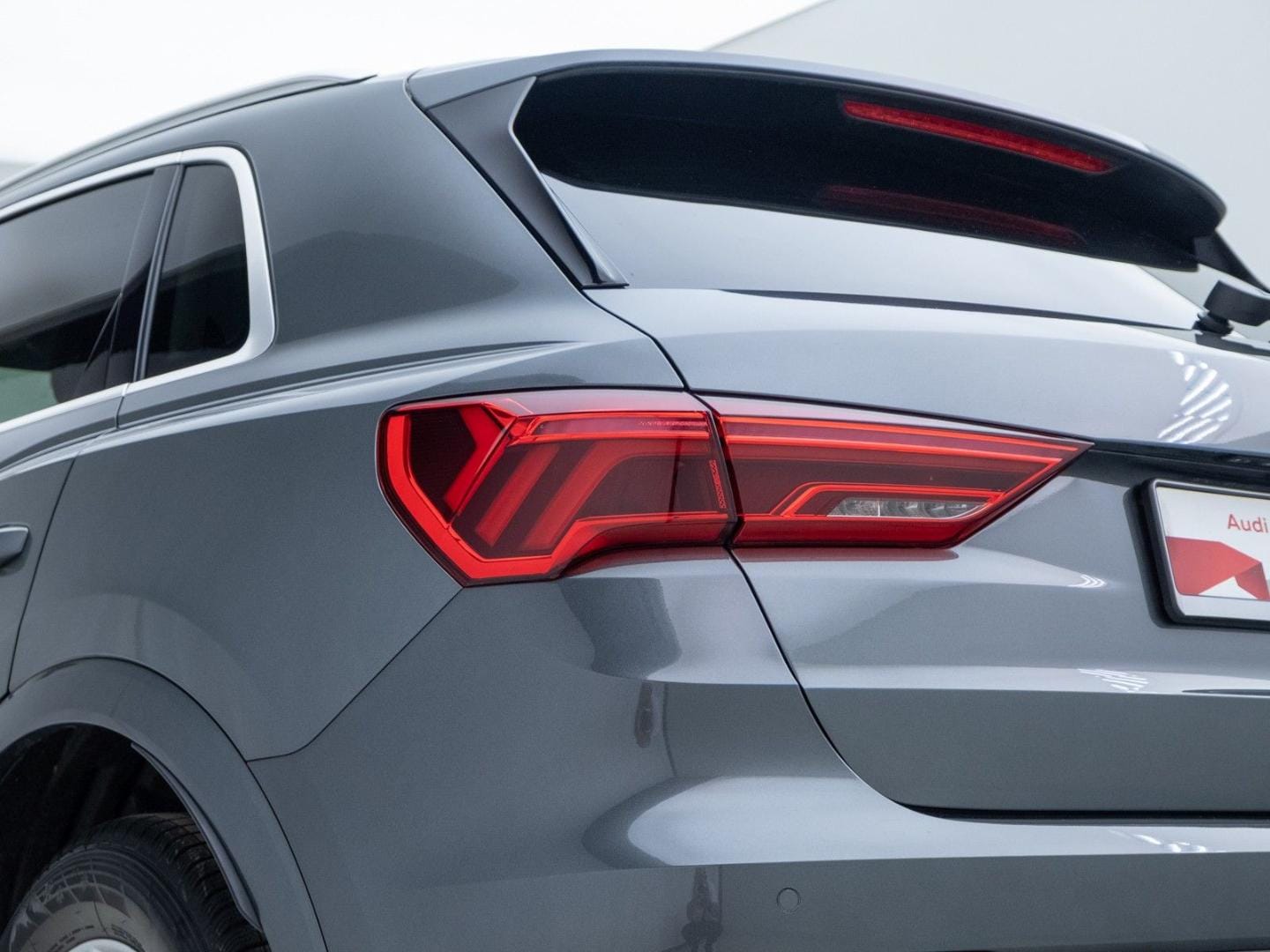 Bild über Audi Q3 TFSI quattro 180 kW S tronic - für weitere Informationen kontaktieren Sie den Audi Partner