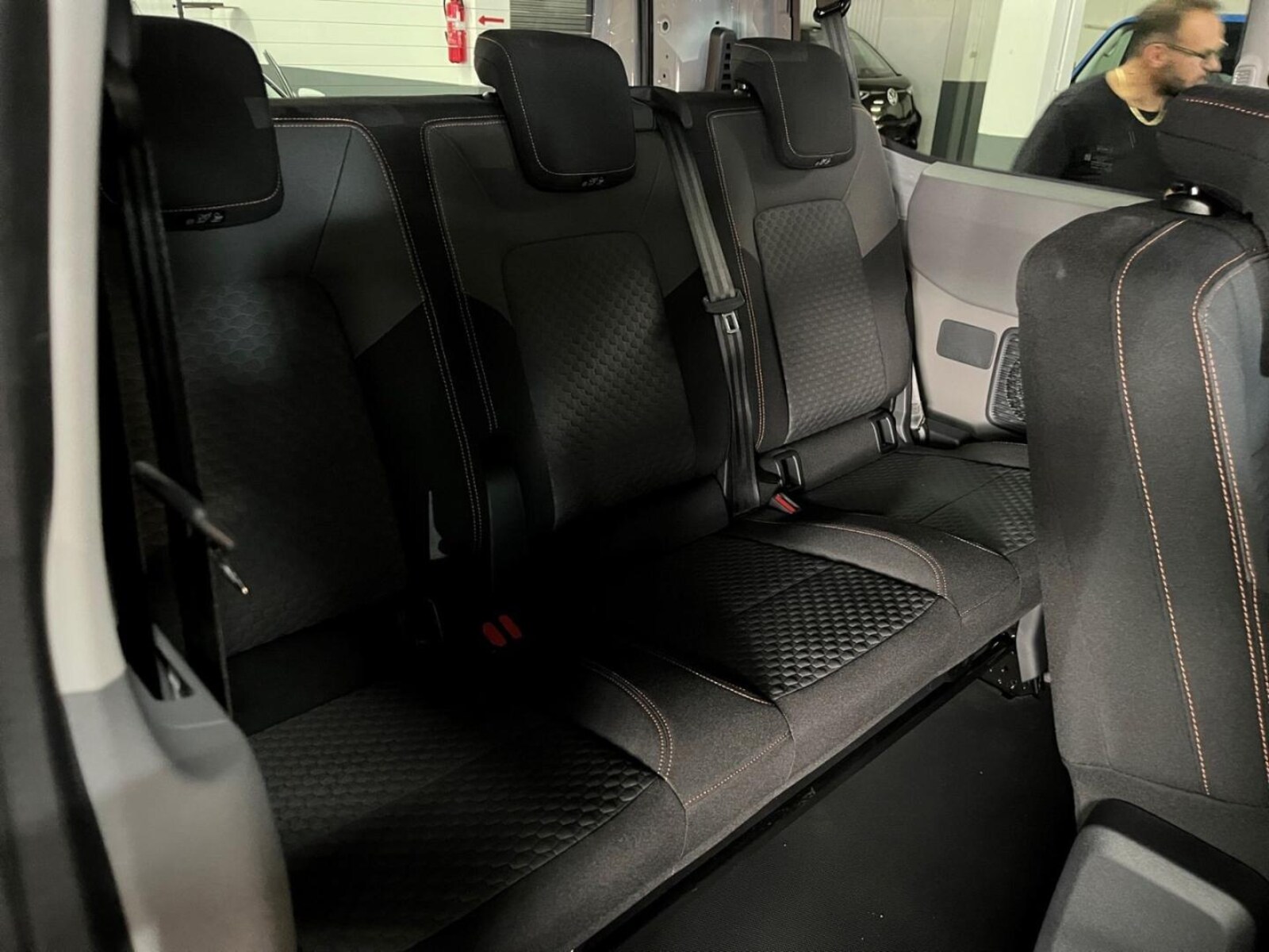 Volkswagen Transporter Kombi kurzer Radstand – Bild 20