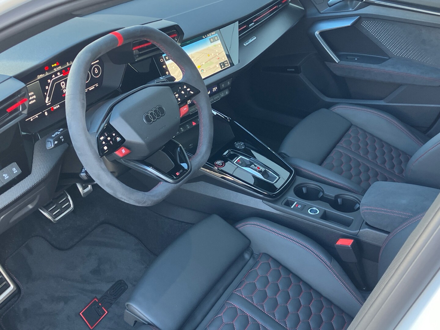 Image about Audi RS 3 Limousine TFSI quattro S tronic