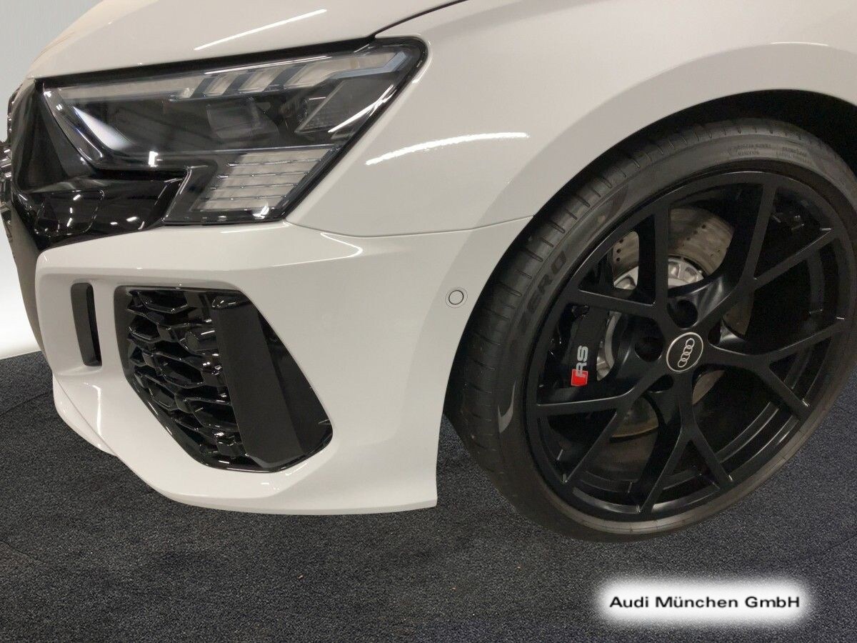 Image about Audi RS 3 Limousine TFSI quattro S tronic