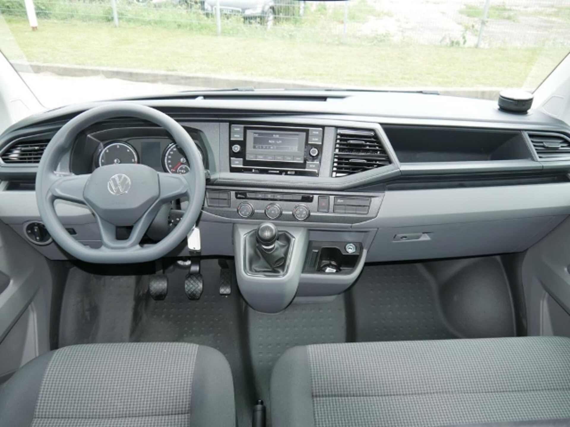 Volkswagen T6.1 Transporter Kombi langer Radstand