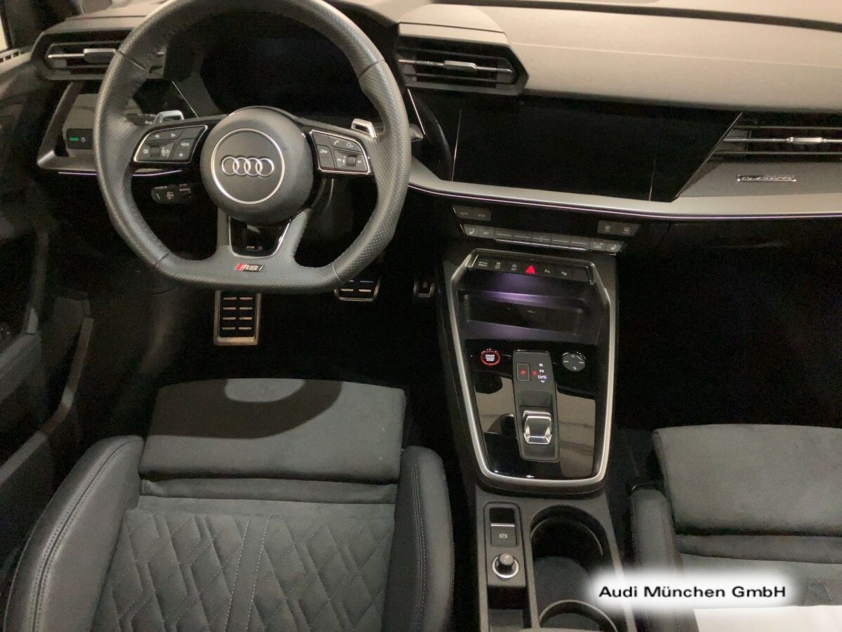 Image about Audi RS 3 Limousine TFSI quattro S tronic