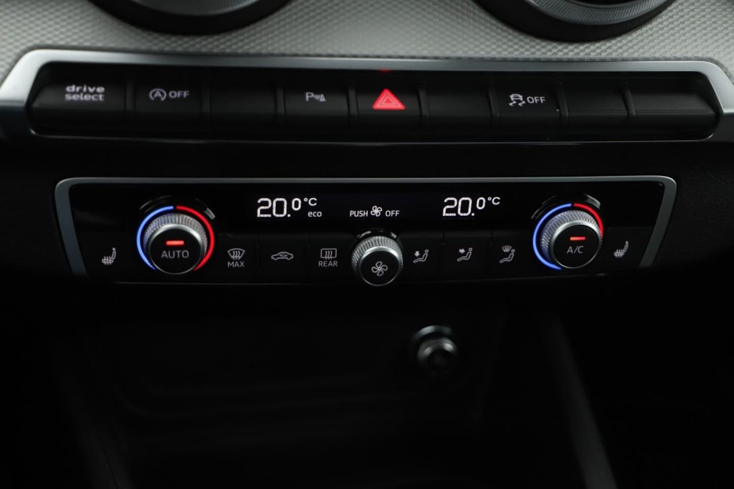 Bild über Audi Q2 S line 35 TFSI S tronic - für weitere Informationen kontaktieren Sie den Audi Partner