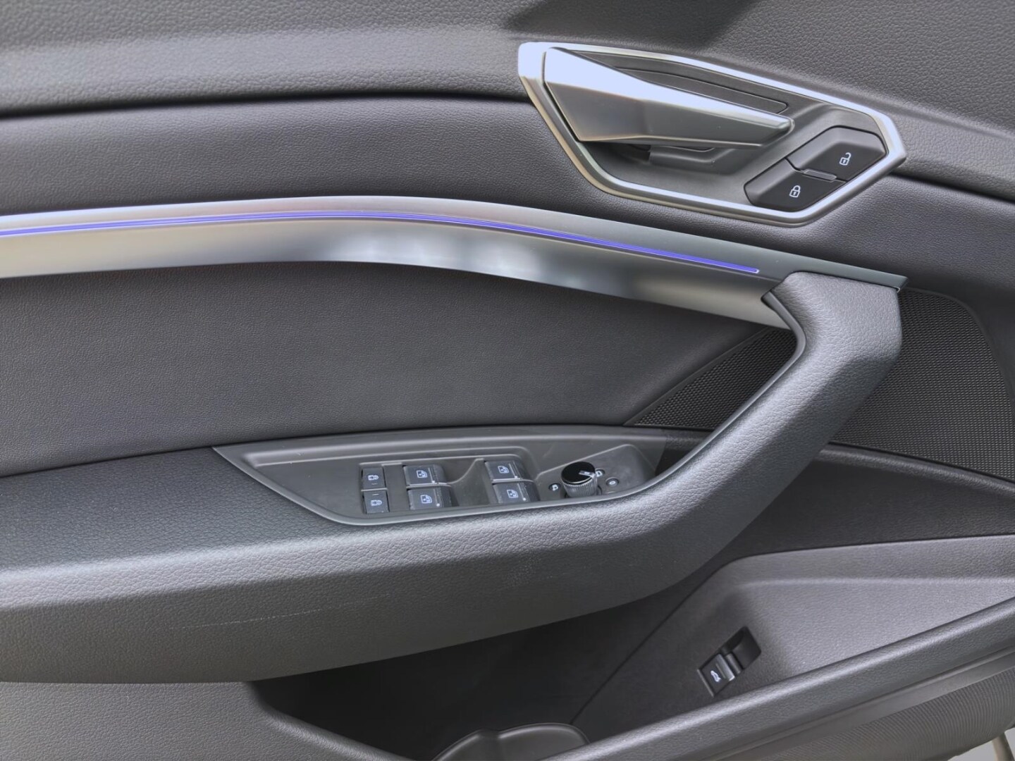 Image about Audi Q8 e-tron advanced 55 e-tron quattro