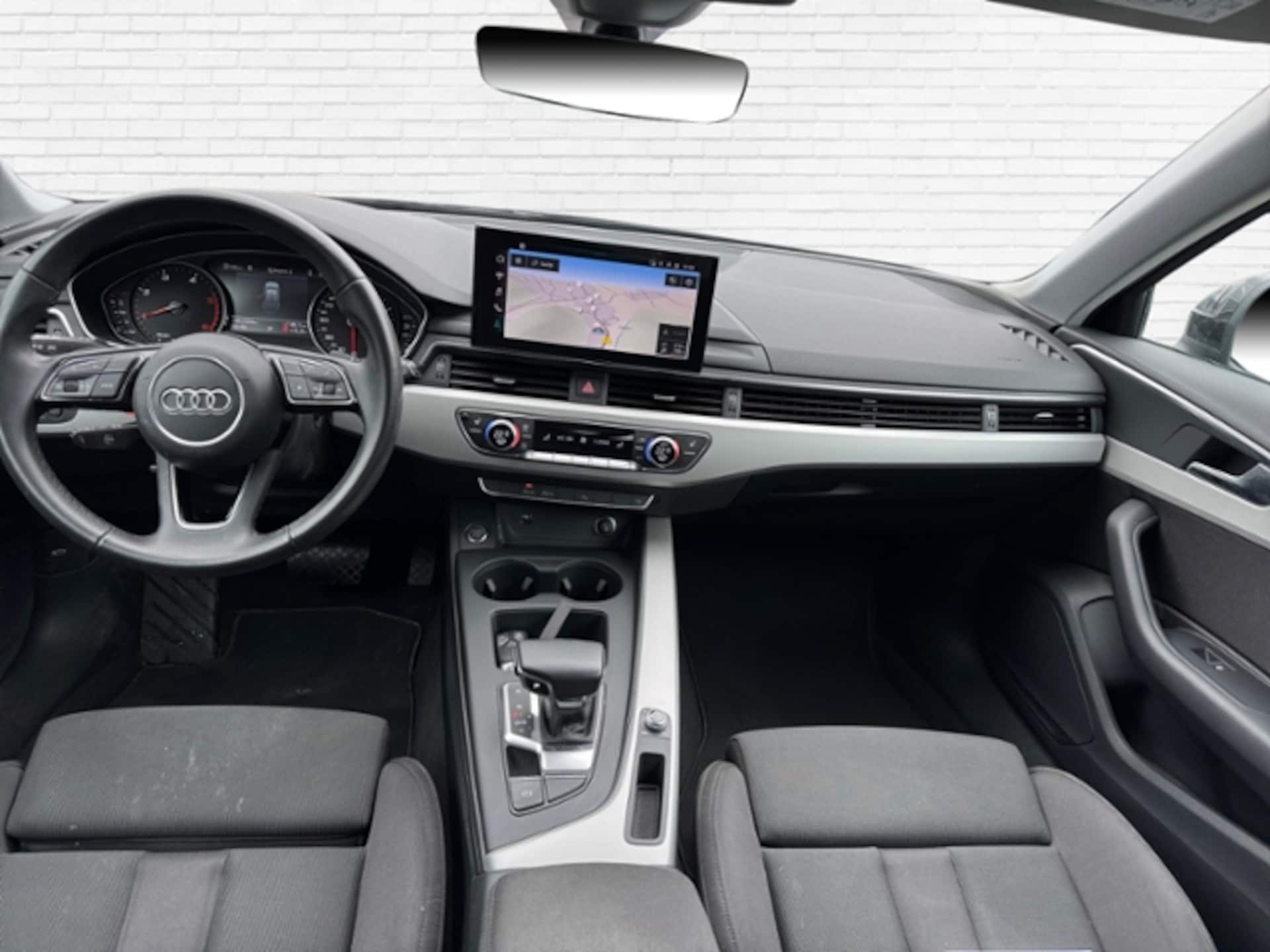 Audi A4 Avant S line