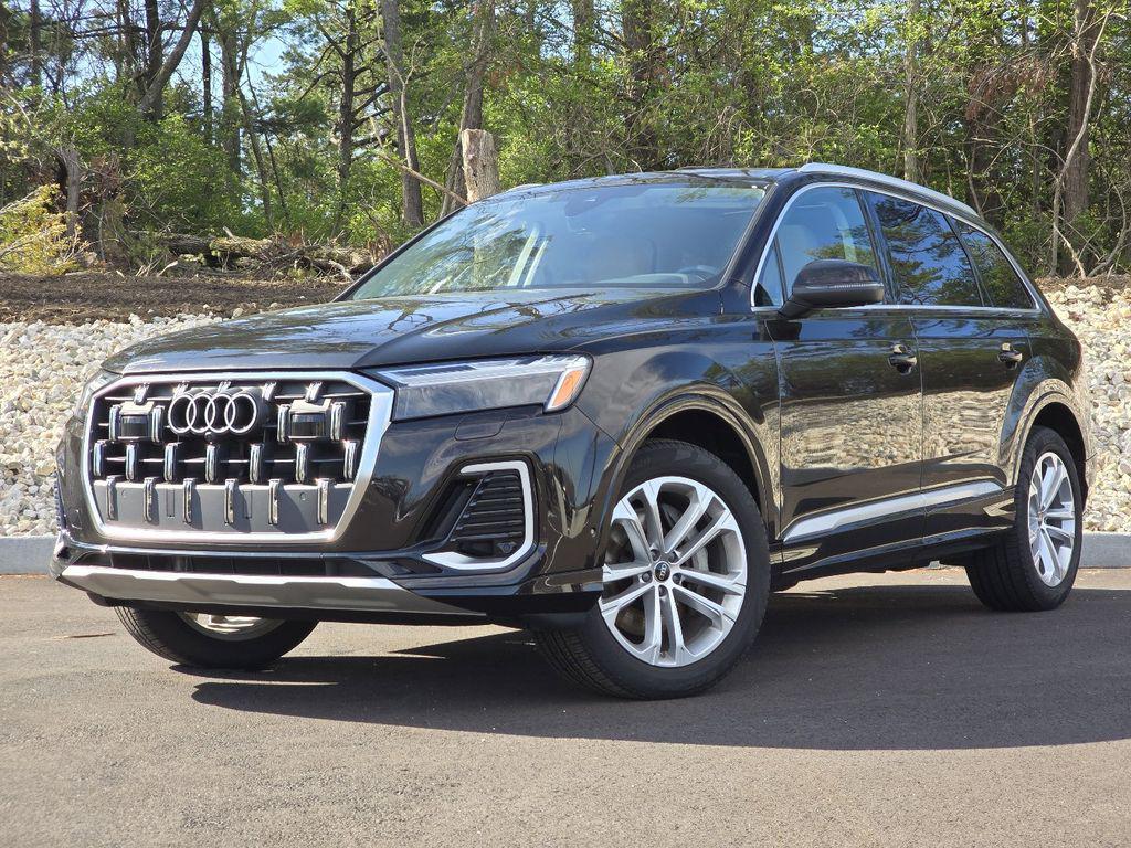 2025 Audi Q7 45 Premium Plus quattro Tiptronic's photo