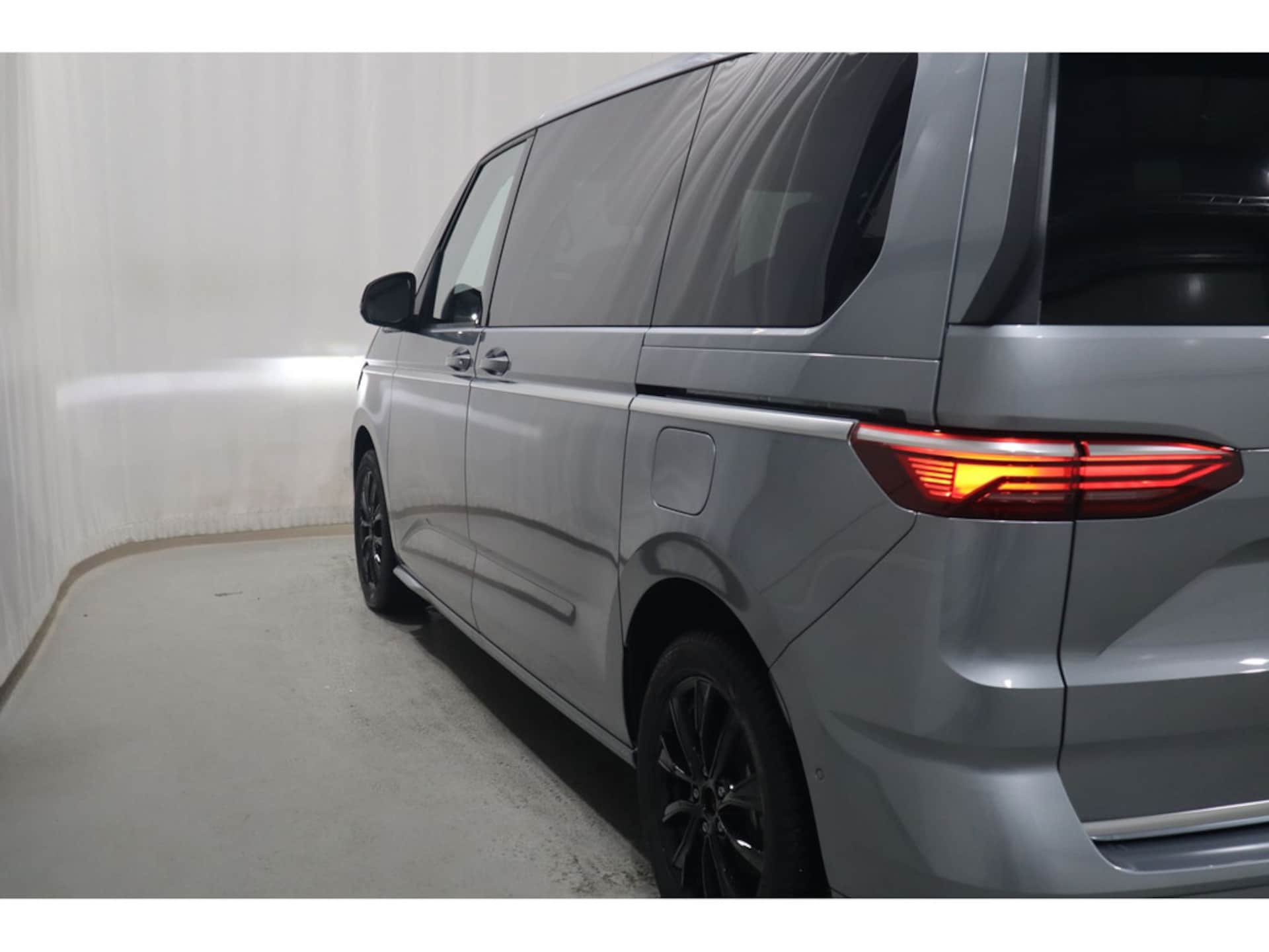 Volkswagen Multivan Style