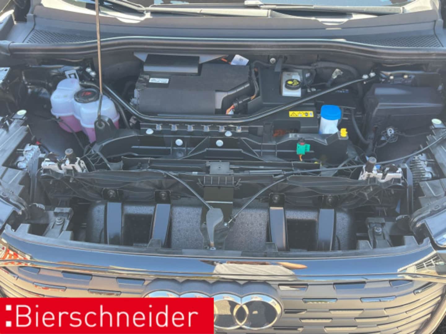 Bild über Audi Q4 e-tron 45 e-tron quattro - für weitere Informationen kontaktieren Sie den Audi Partner