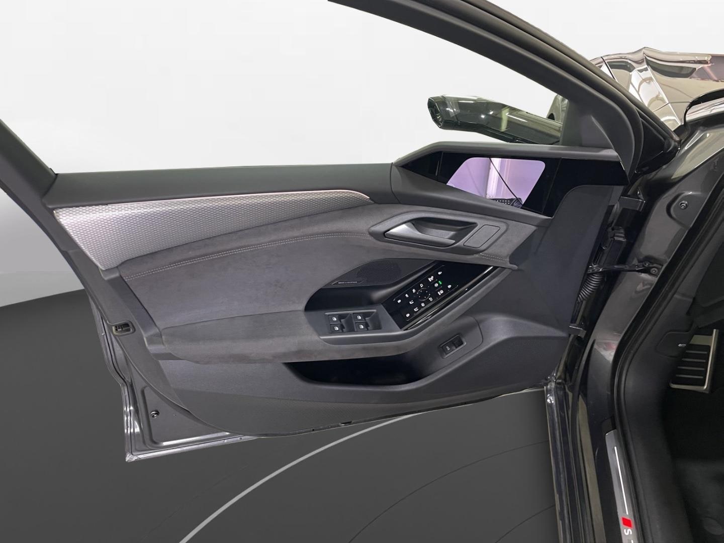 Bild über Audi S6 Avant e-tron edition one grey e-tron - für weitere Informationen kontaktieren Sie den Audi Partner