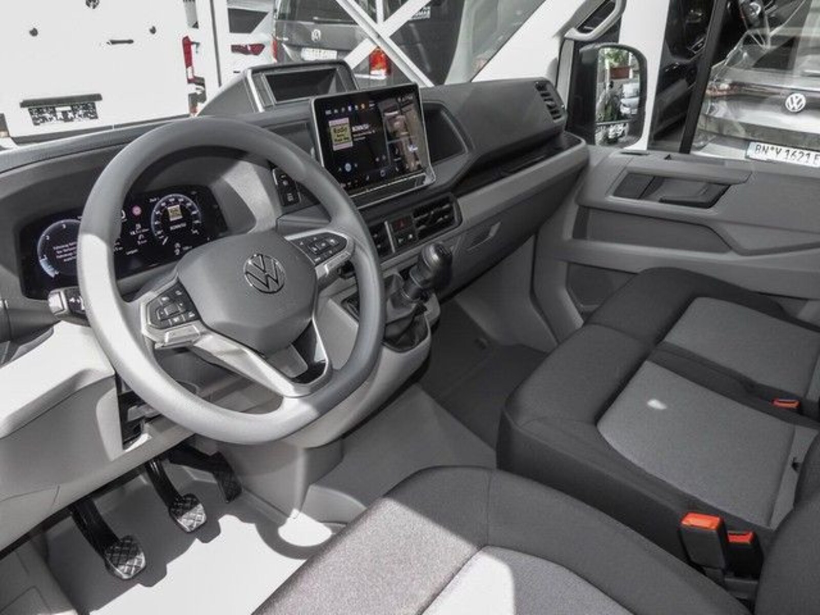 Volkswagen Crafter Kasten mittlerer Radstand – Bild 7