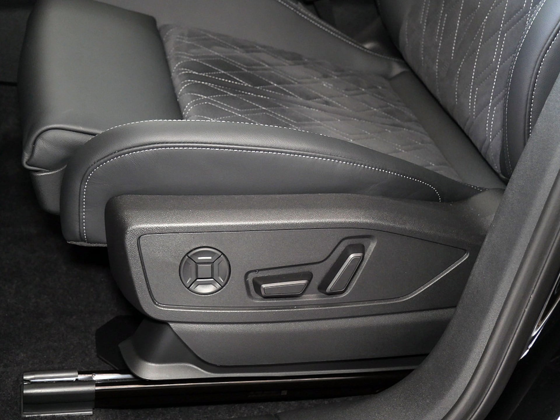 Audi Q5 SUV e-hybrid edition one