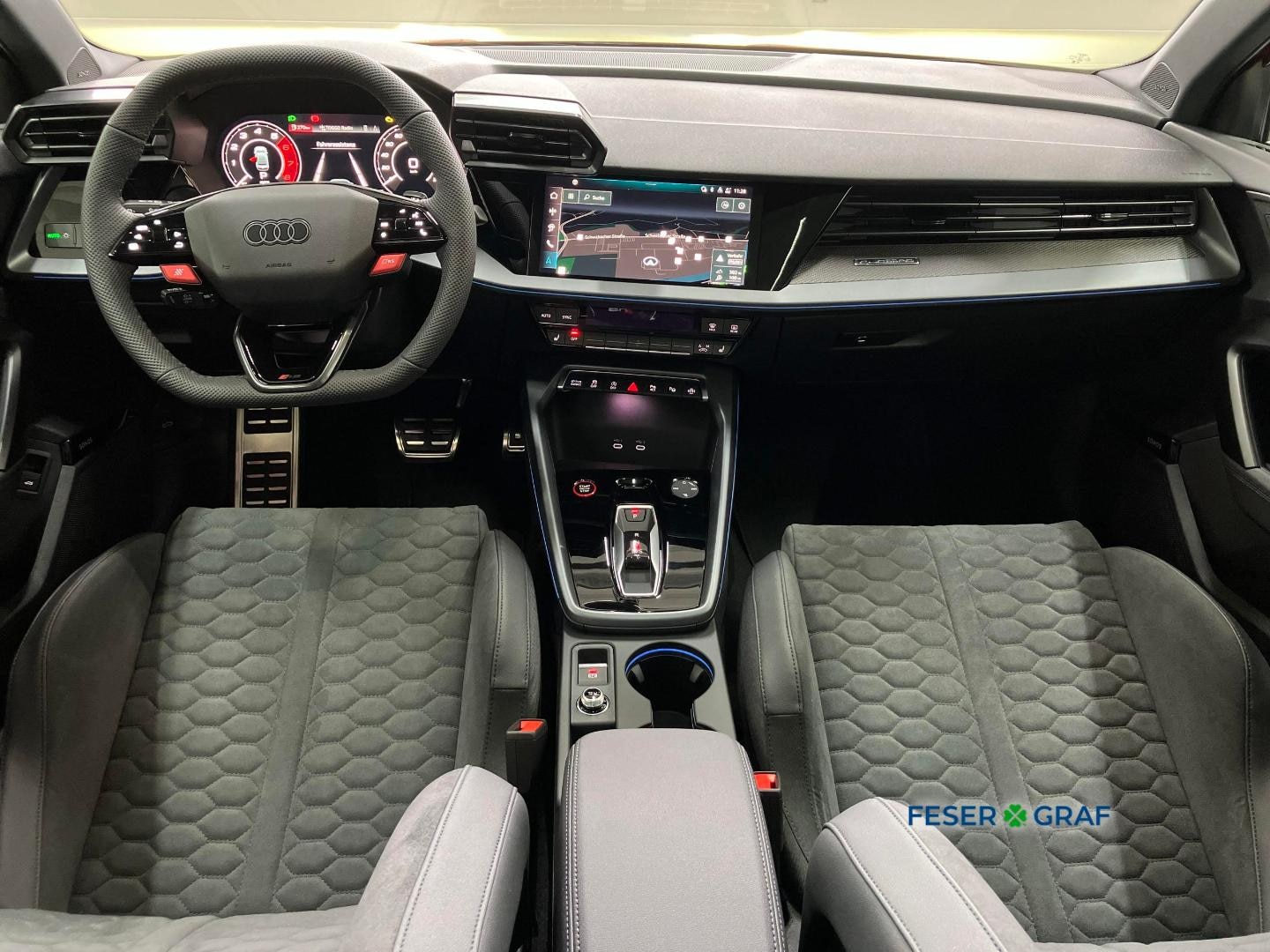 Bild über Audi RS 3 Limousine TFSI quattro 294 kW S tronic - für weitere Informationen kontaktieren Sie den Audi Partner