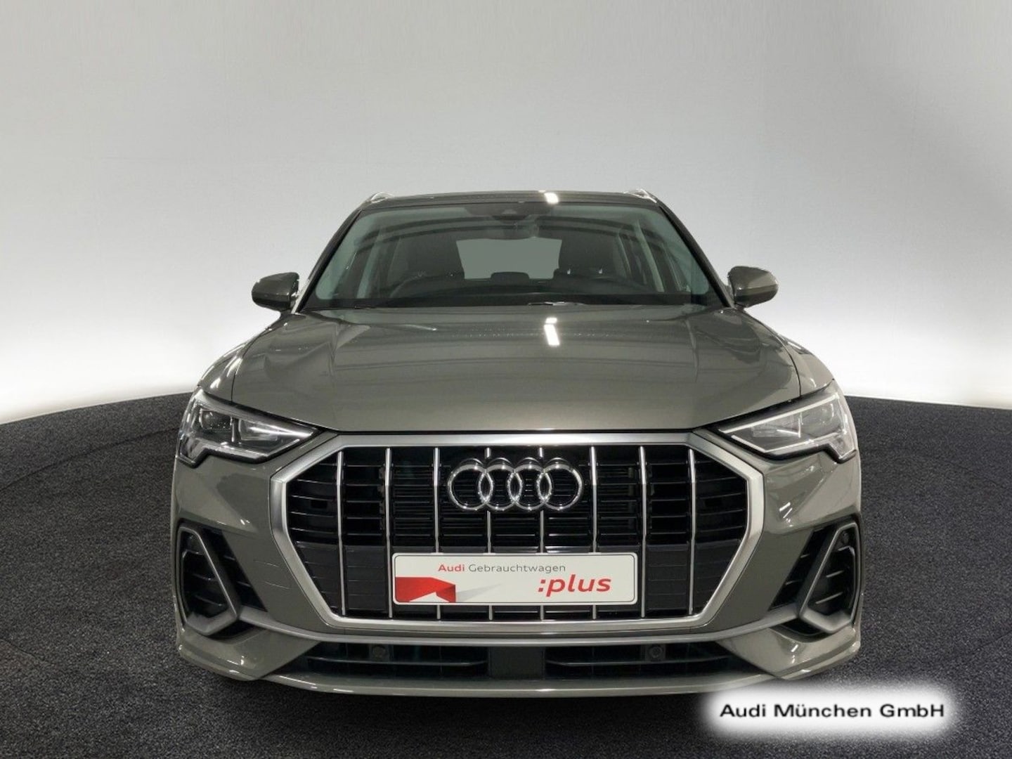 Bild über Audi Q3 S line 35 TFSI Schaltgetriebe - für weitere Informationen kontaktieren Sie den Audi Partner
