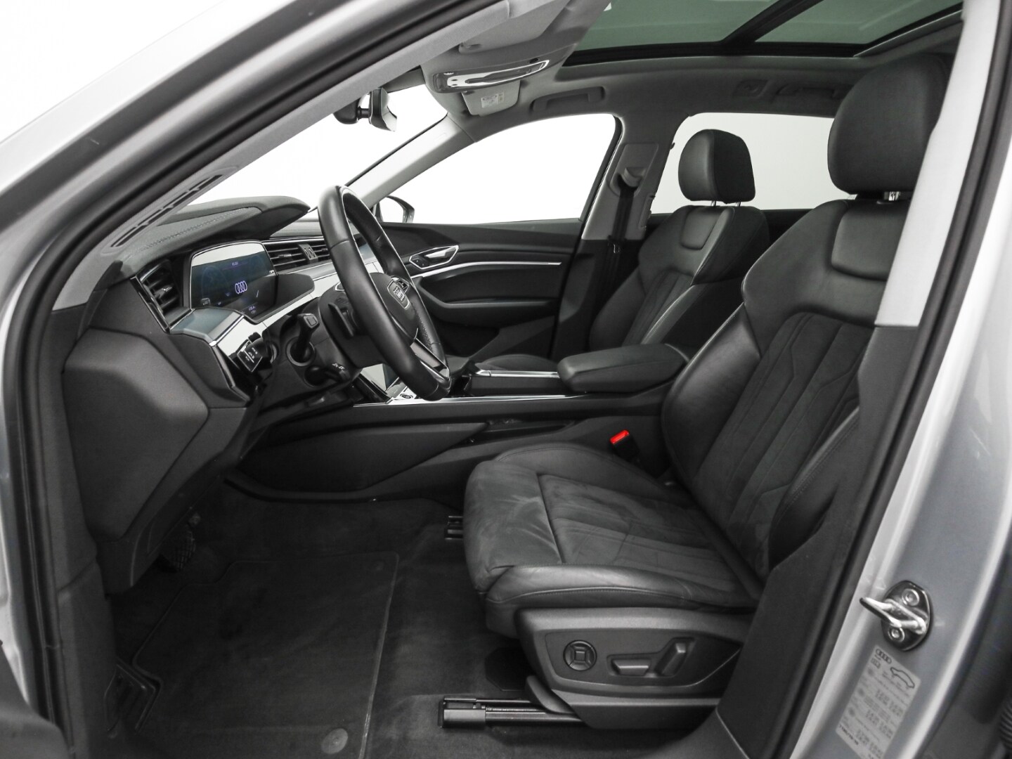 Image about Audi e-tron advanced 55 quattro 300 kW