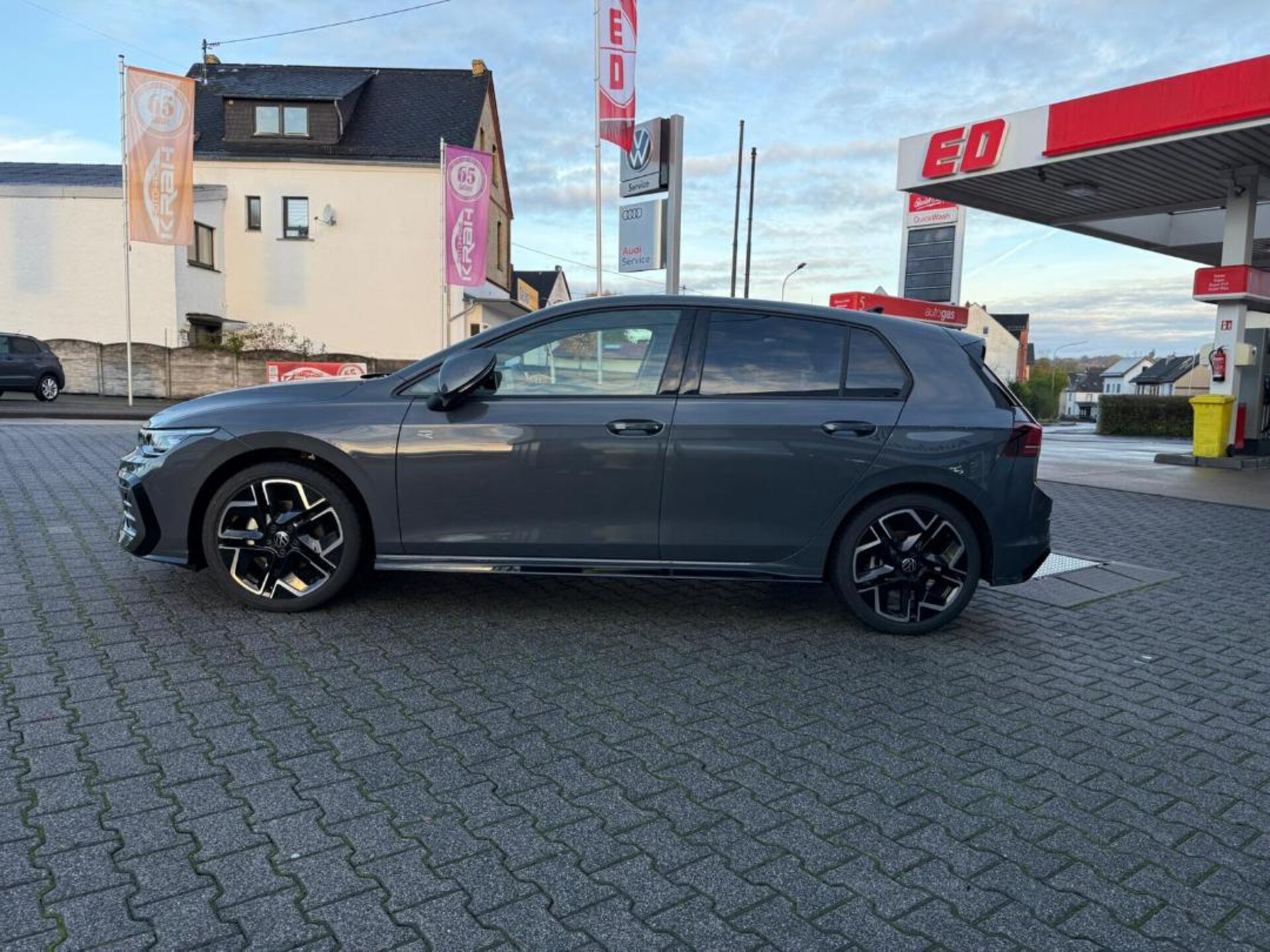 Volkswagen Golf R-Line