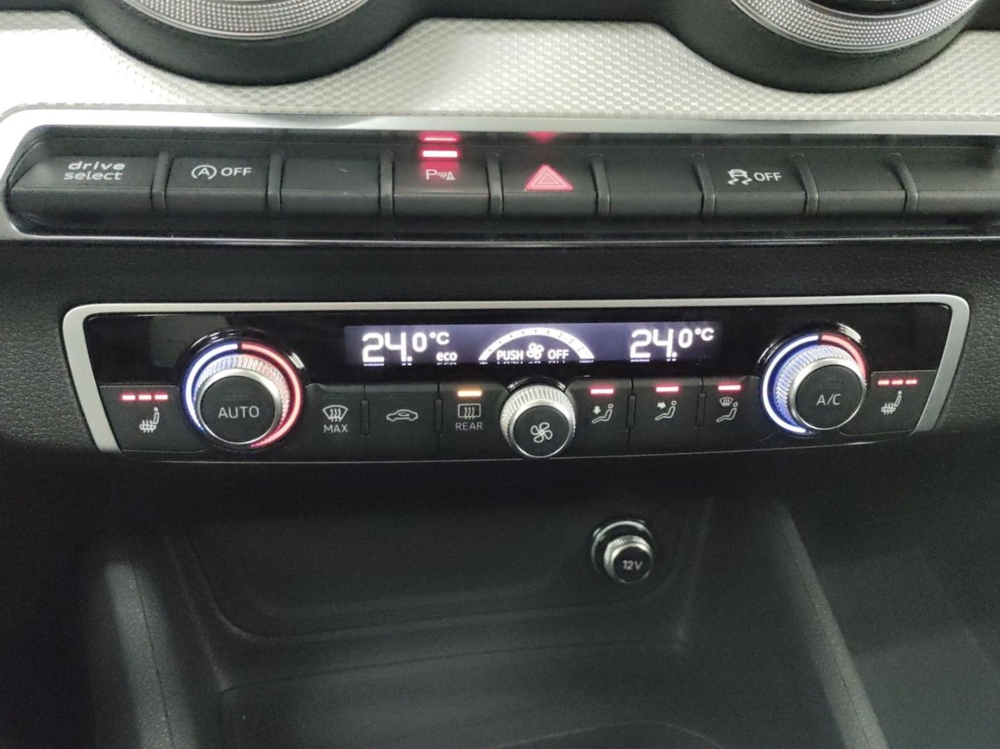 Bild über Audi Q2 S line 40 TFSI quattro S tronic - für weitere Informationen kontaktieren Sie den Audi Partner