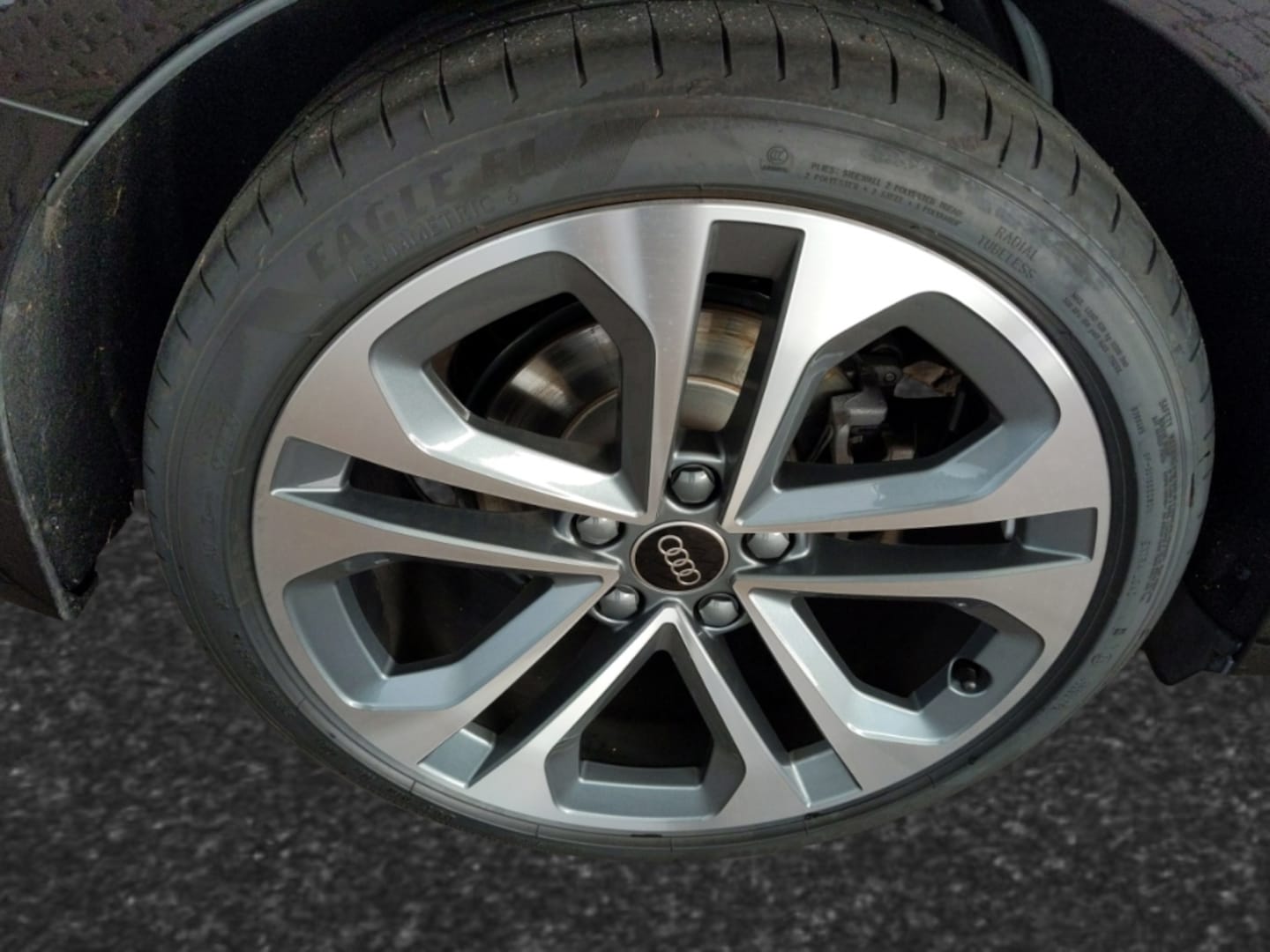 Bild über Audi A3 Sportback S line 35 TFSI S tronic - für weitere Informationen kontaktieren Sie den Audi Partner
