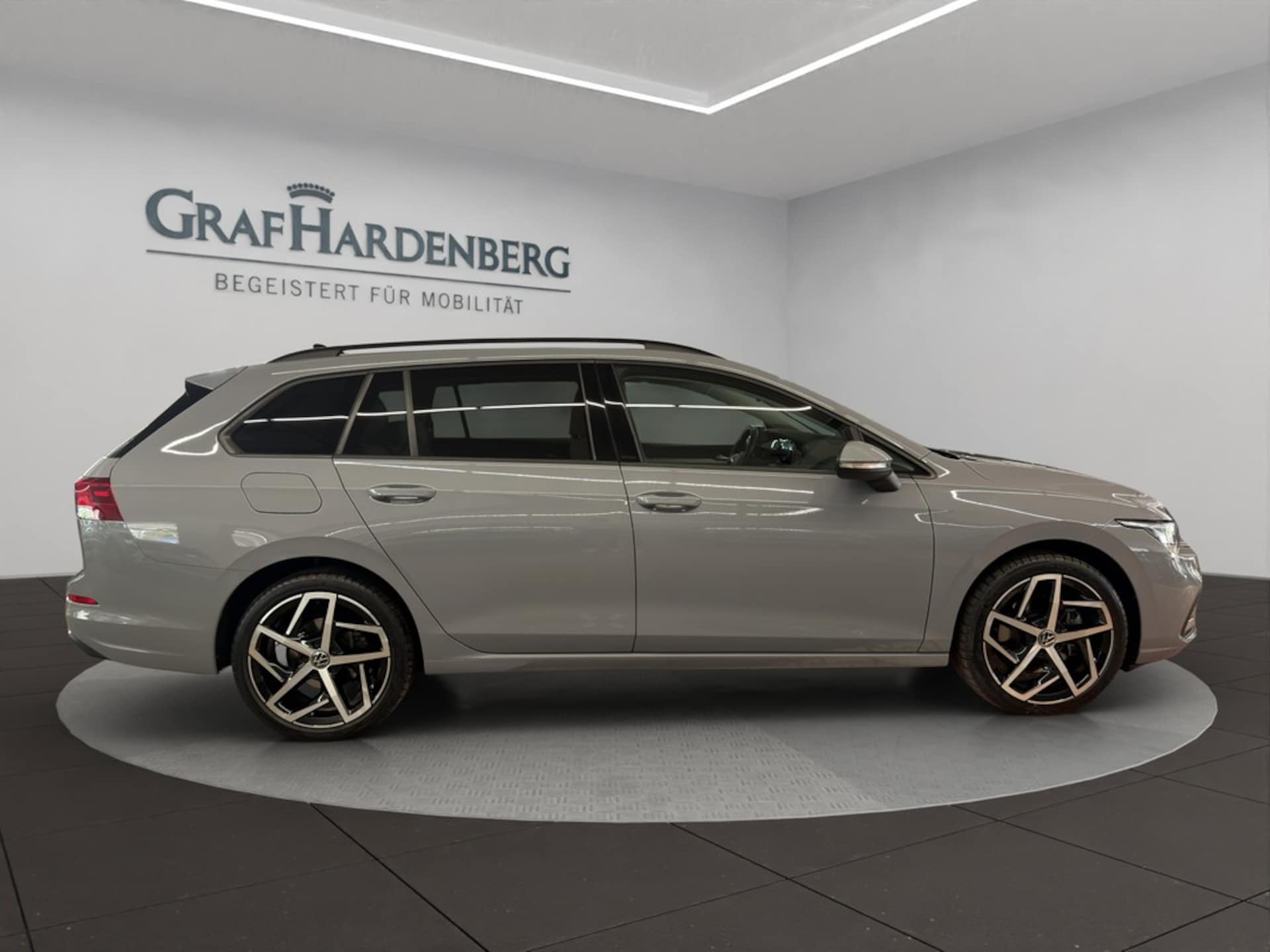 Volkswagen Golf Variant Life