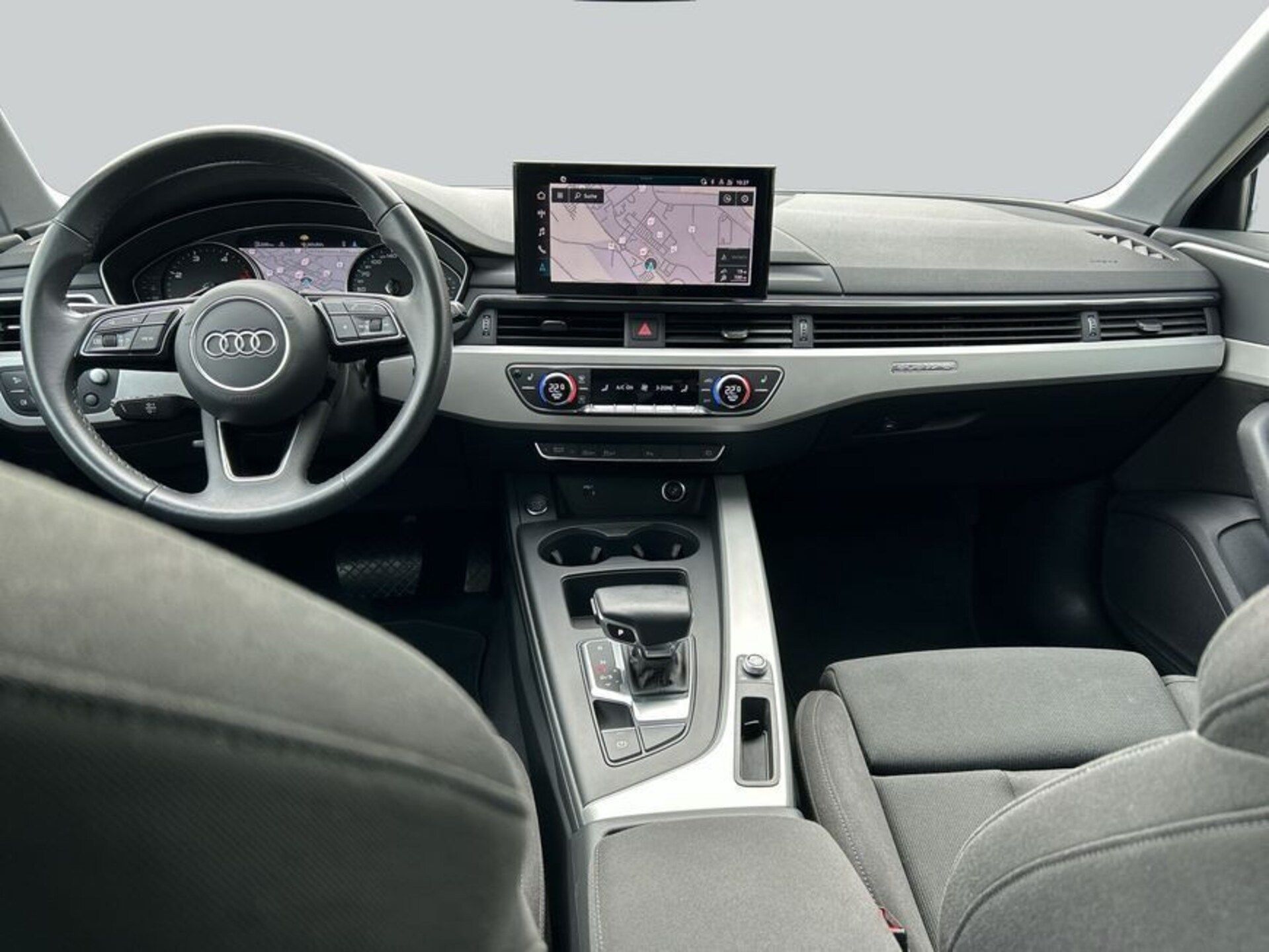 Audi A4 Avant S line