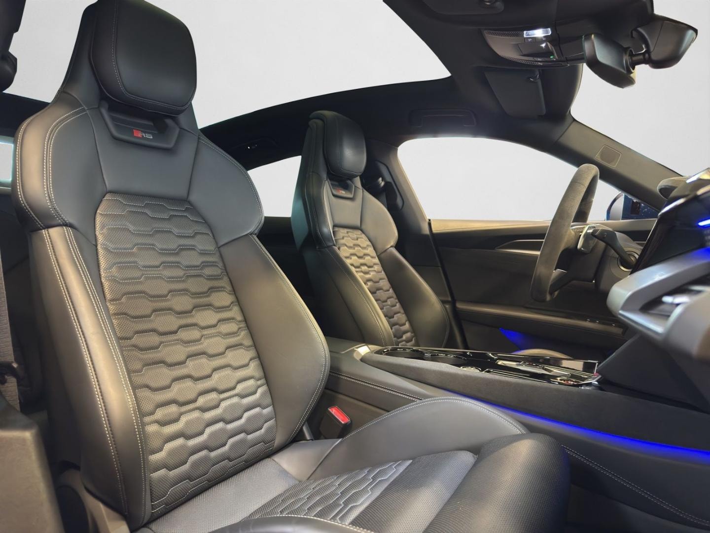 Bild über Audi RS e-tron GT e-tron quattro - für weitere Informationen kontaktieren Sie den Audi Partner