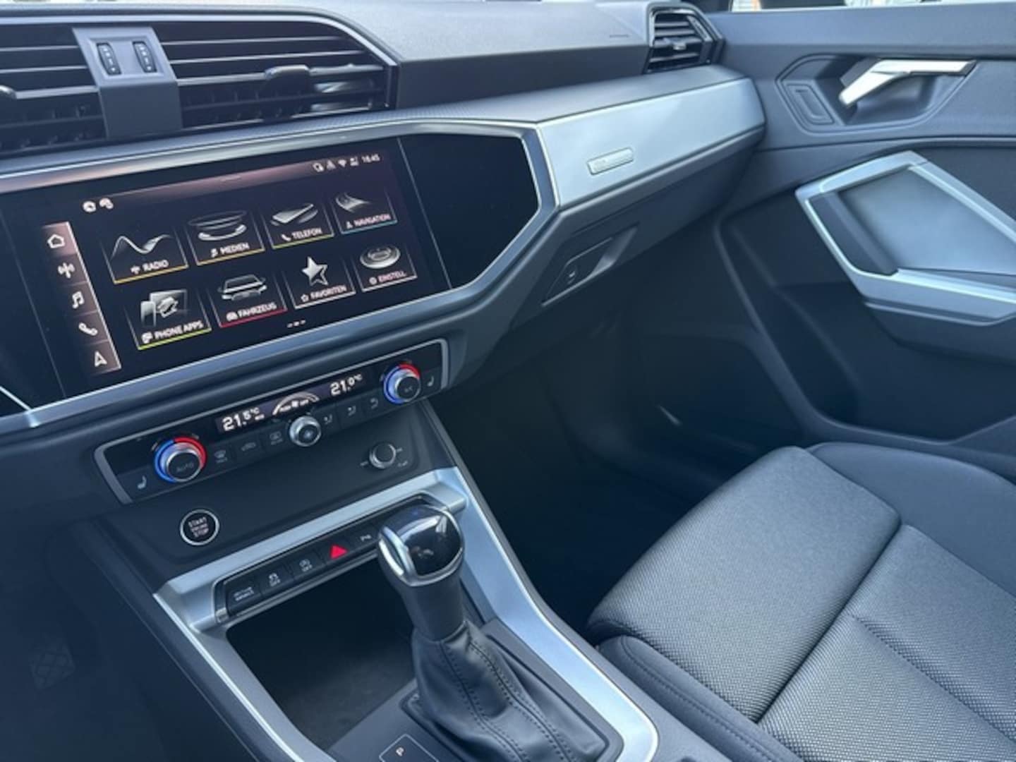 Bild über Audi Q3 S line 35 TDI S tronic - für weitere Informationen kontaktieren Sie den Audi Partner