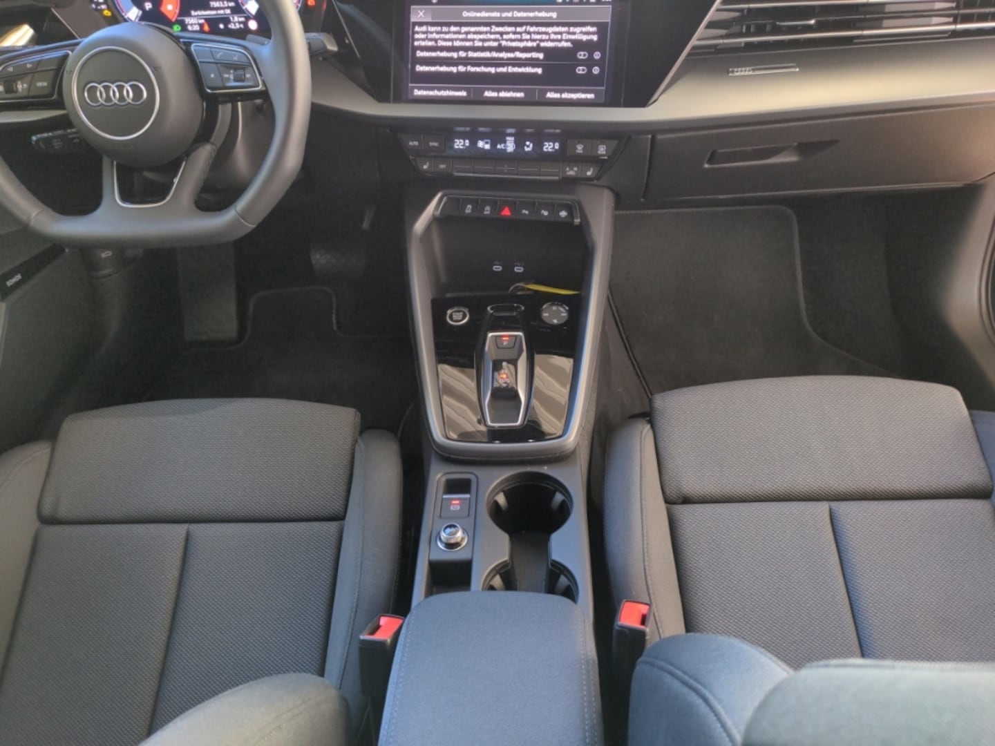 Bild über Audi A3 Sportback S line 35 TFSI S tronic - für weitere Informationen kontaktieren Sie den Audi Partner