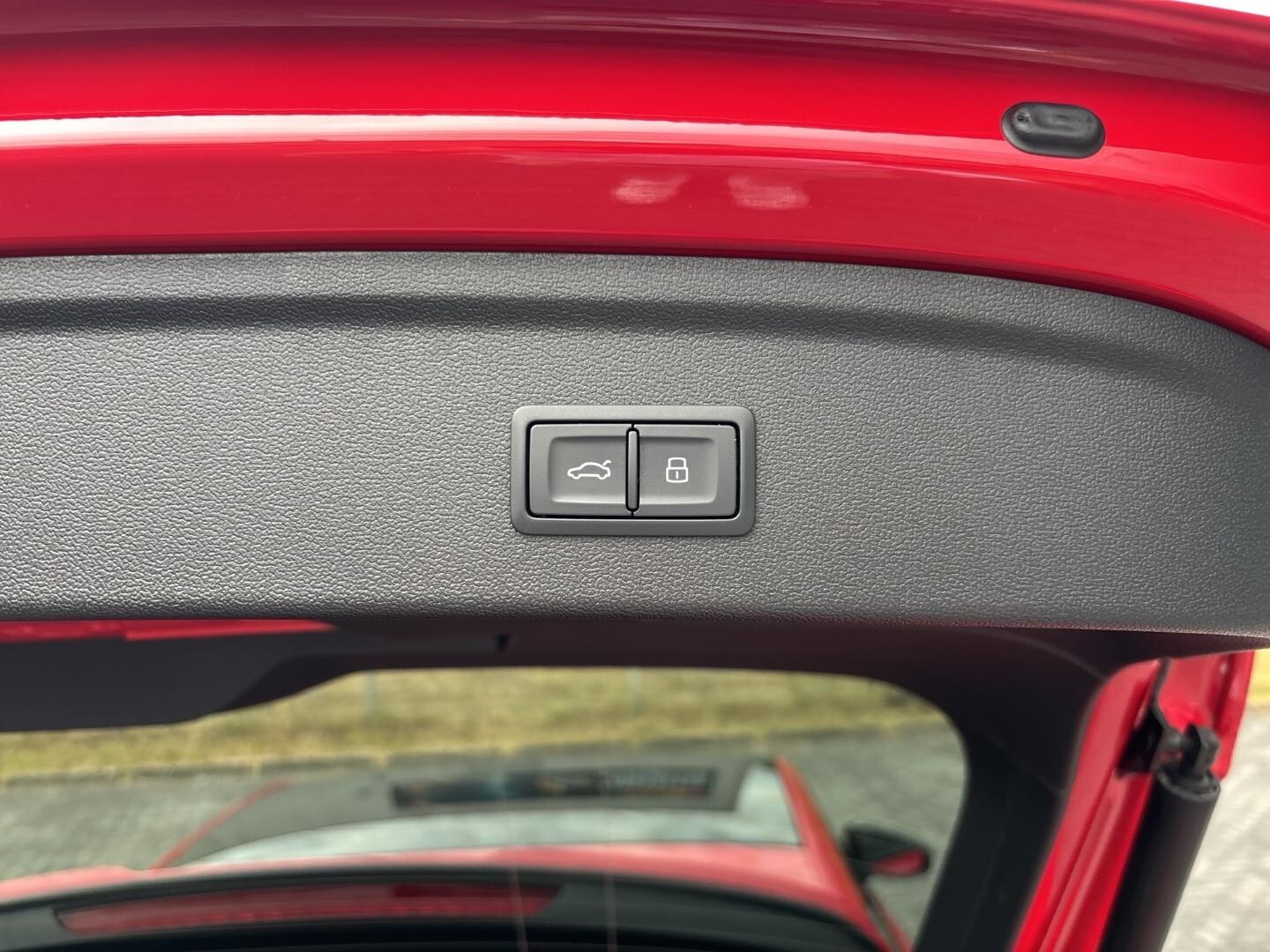 Bild über Audi S3 Sportback TFSI quattro S tronic - für weitere Informationen kontaktieren Sie den Audi Partner