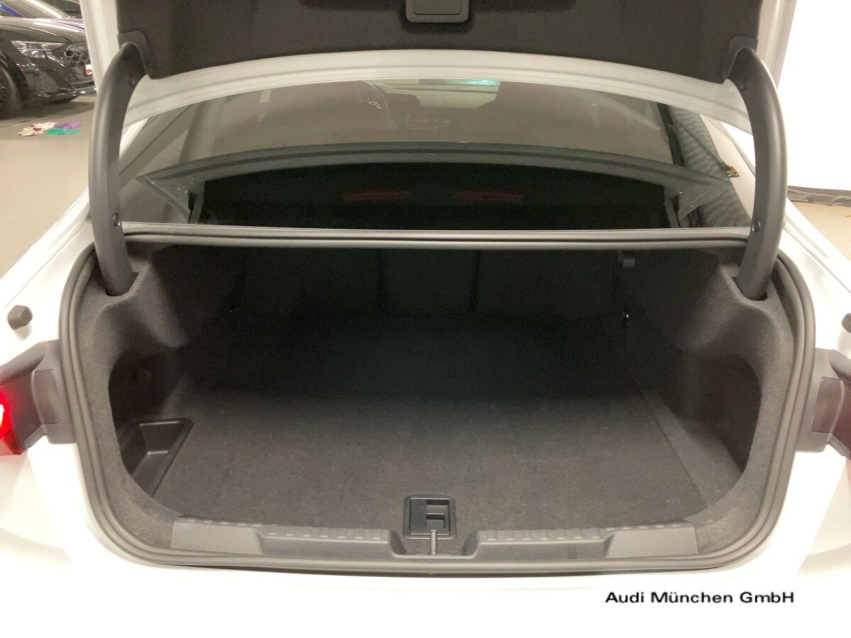 Image about Audi RS 3 Limousine TFSI quattro S tronic