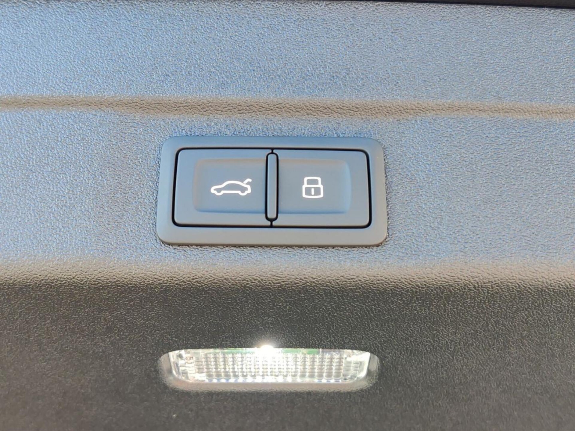 Audi A5 Avant e-hybrid