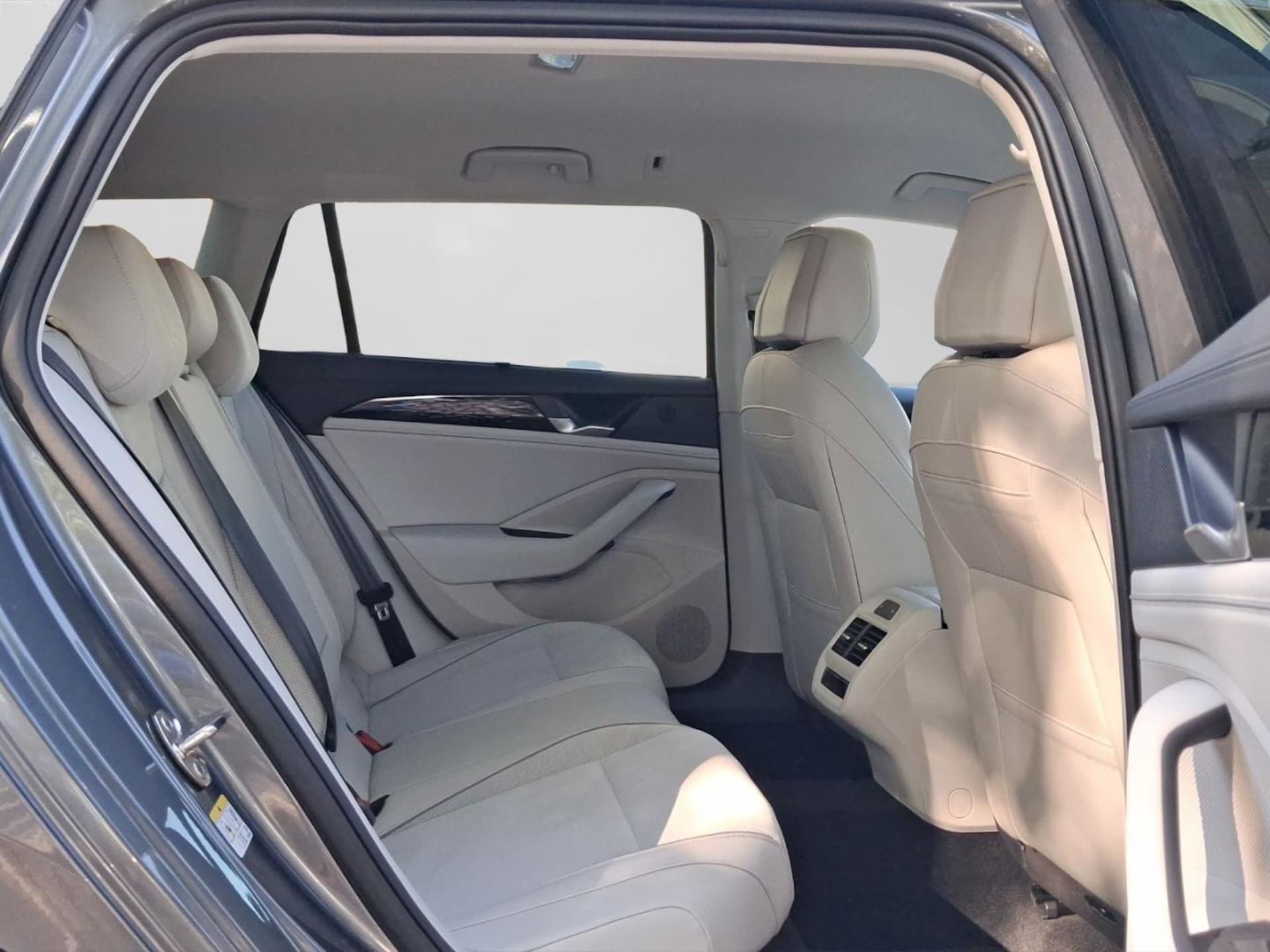 Volkswagen Passat Elegance
