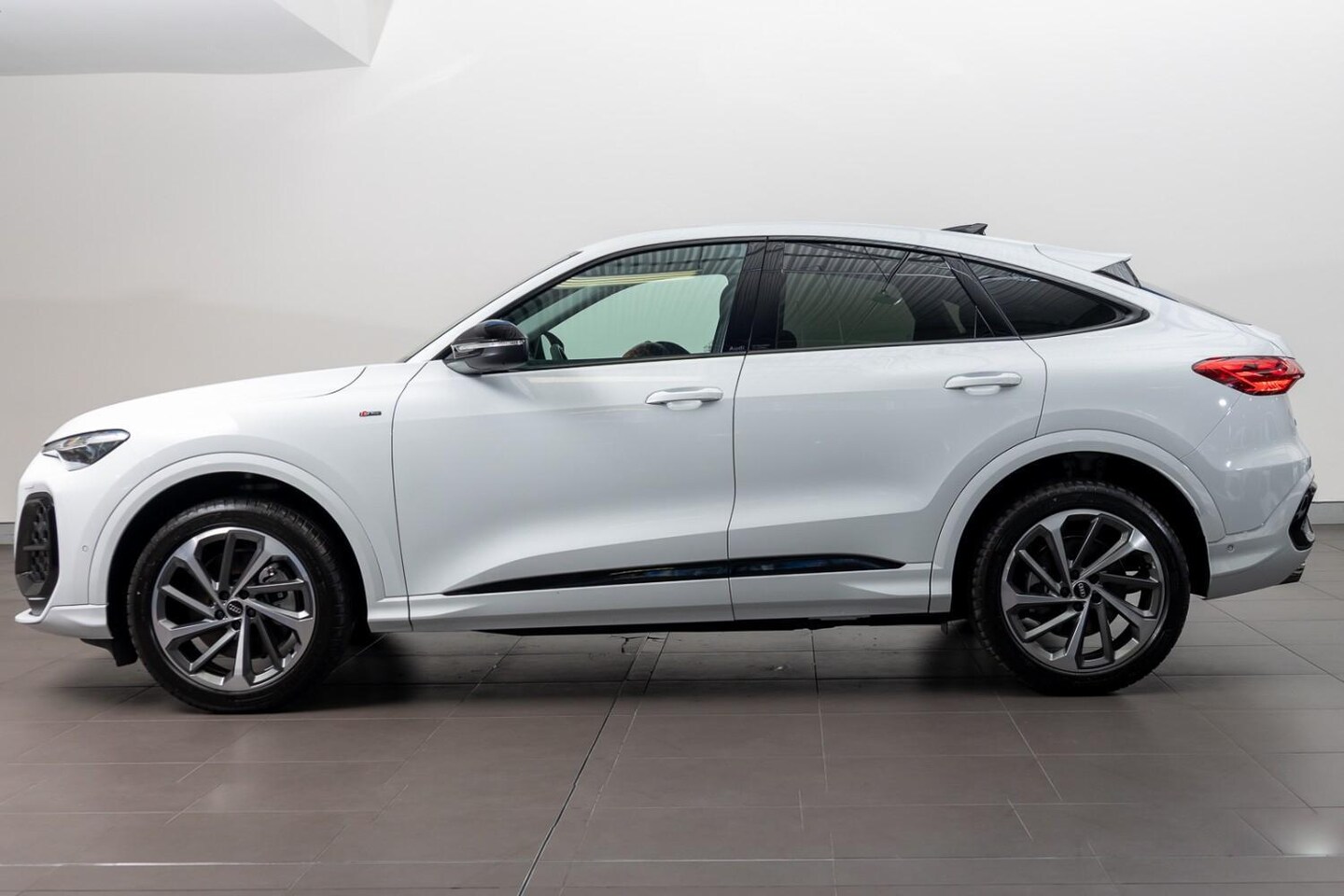 Image about Audi Q5 Sportback TDI quattro 150 kW
