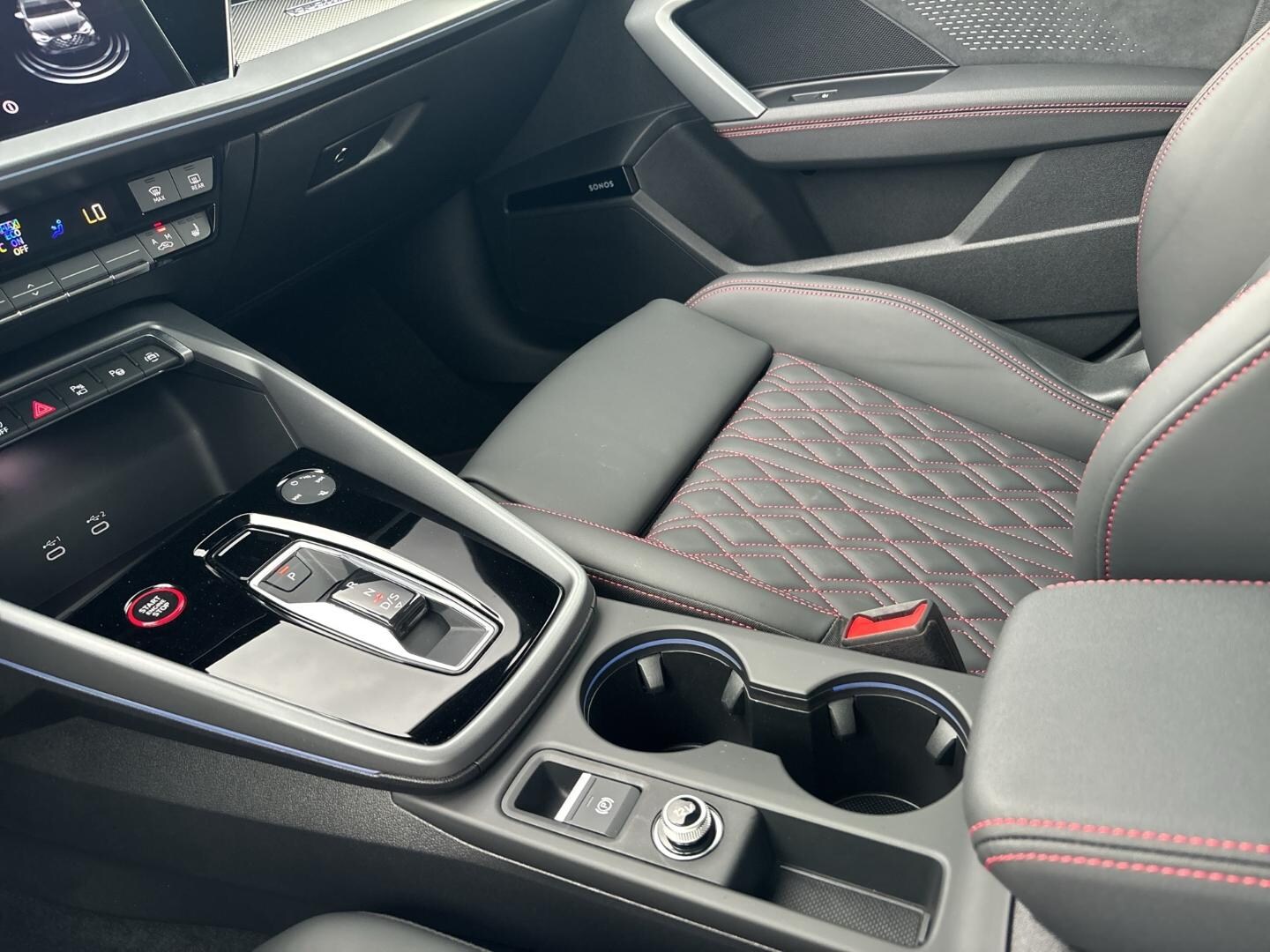 Bild über Audi S3 Sportback TFSI quattro S tronic - für weitere Informationen kontaktieren Sie den Audi Partner