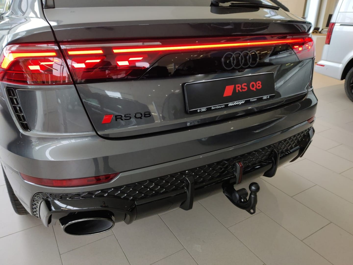 Bild über Audi RS Q8 SUV TFSI quattro tiptronic - für weitere Informationen kontaktieren Sie den Audi Partner